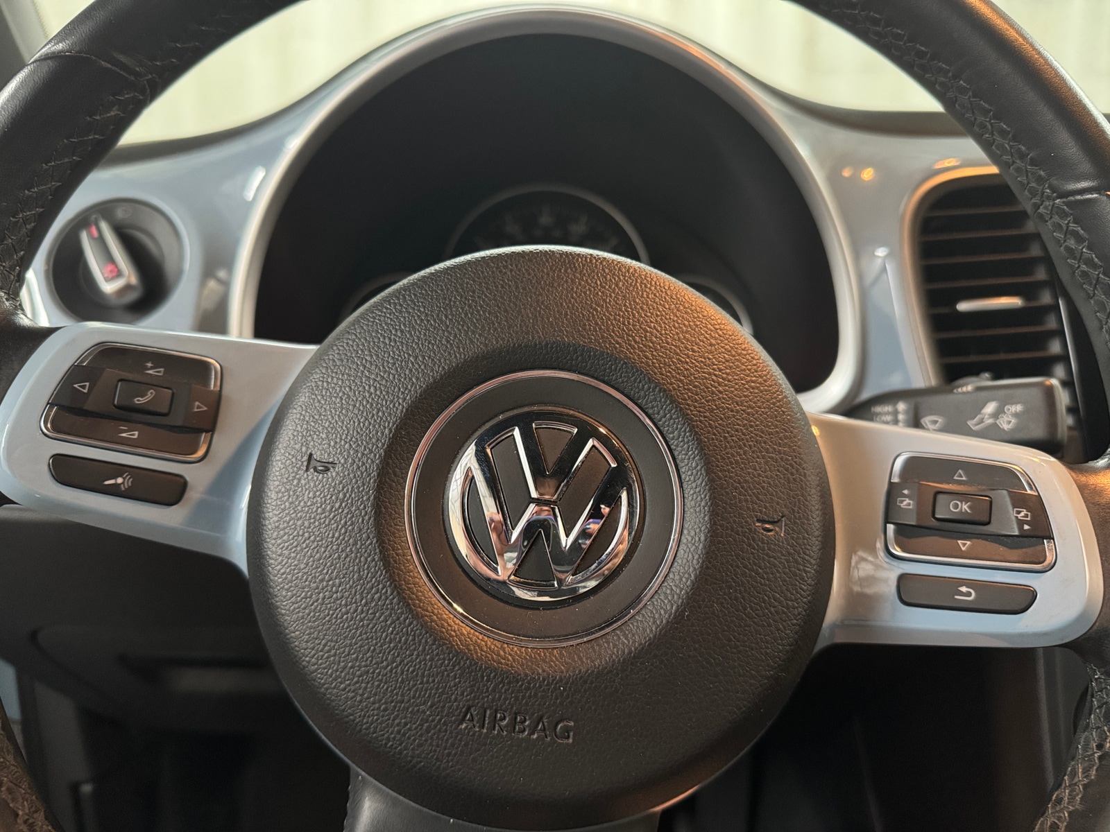 Thumbnail: 2012 Volkswagen Beetle - 3