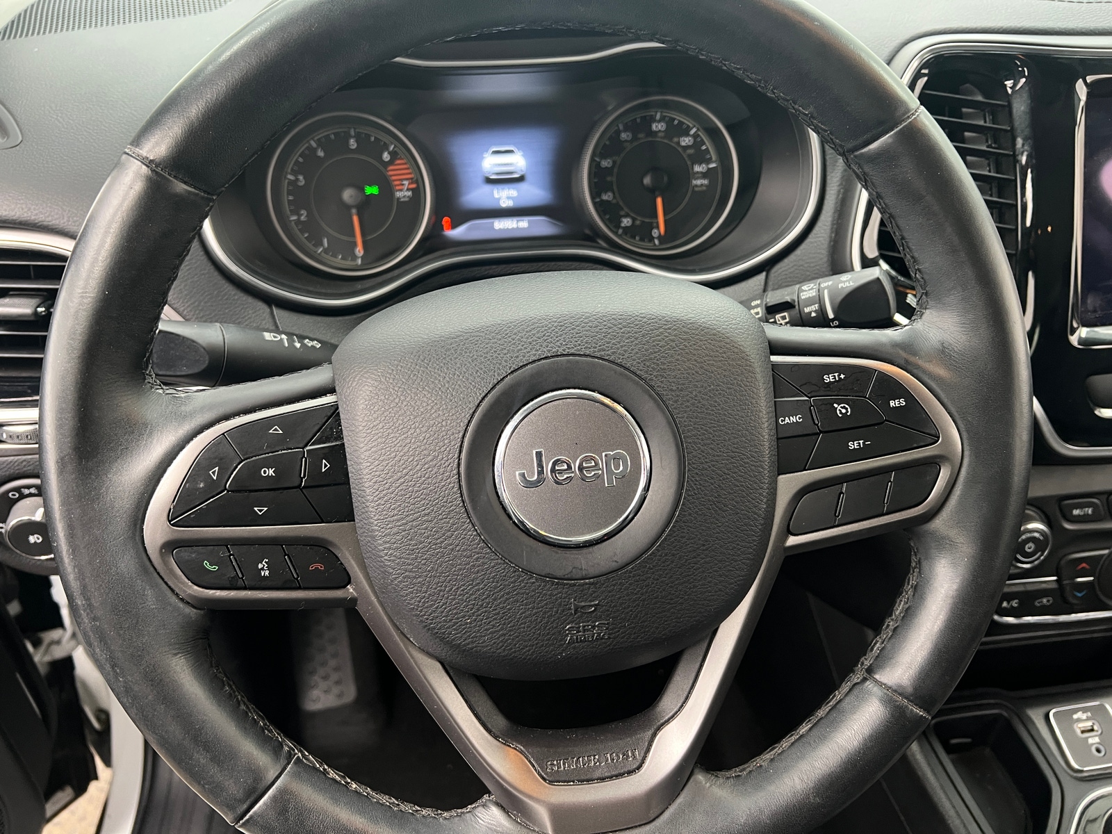 Thumbnail: 2019 Jeep Cherokee - 4