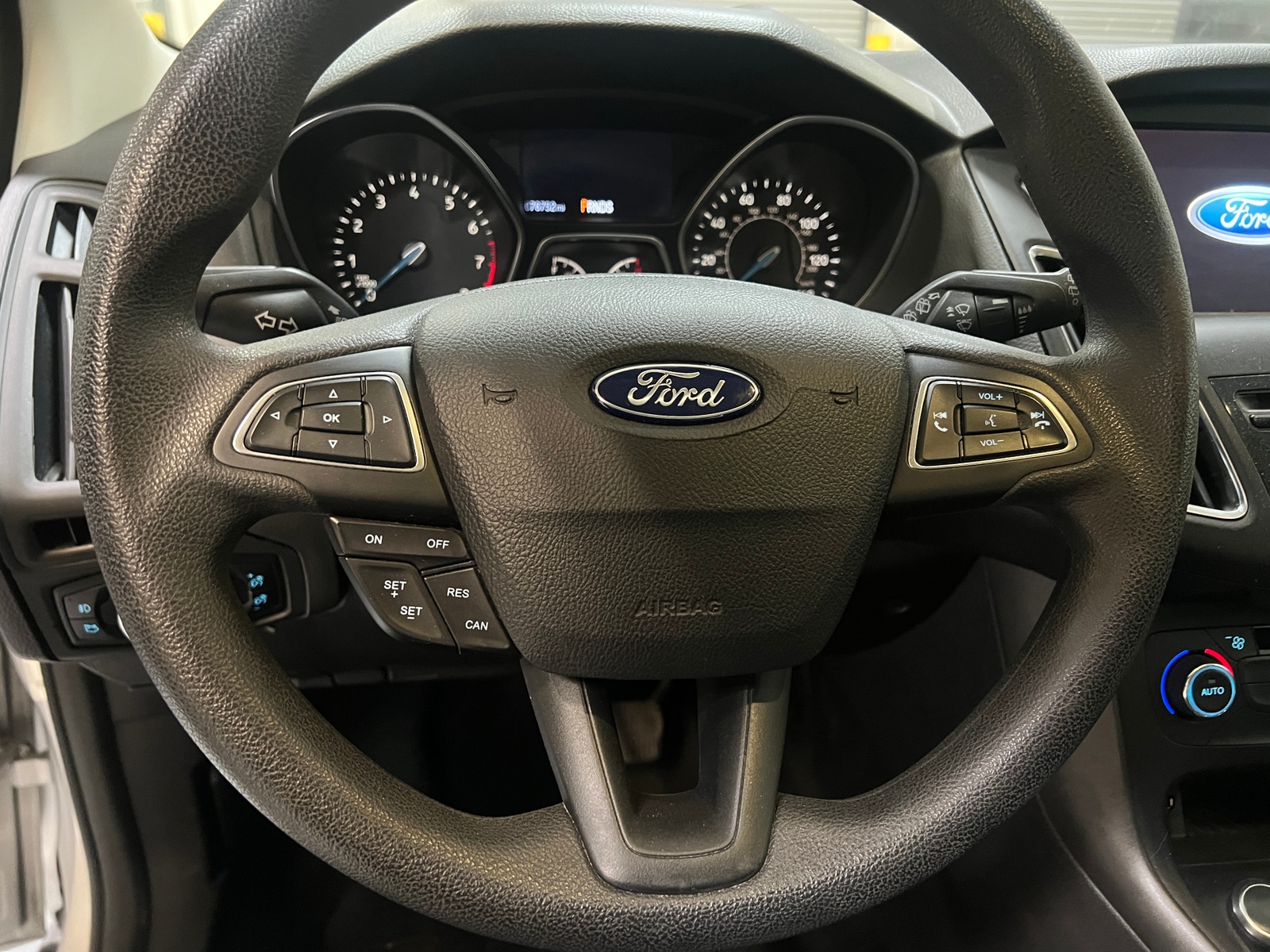 Thumbnail: 2017 Ford Focus - 5