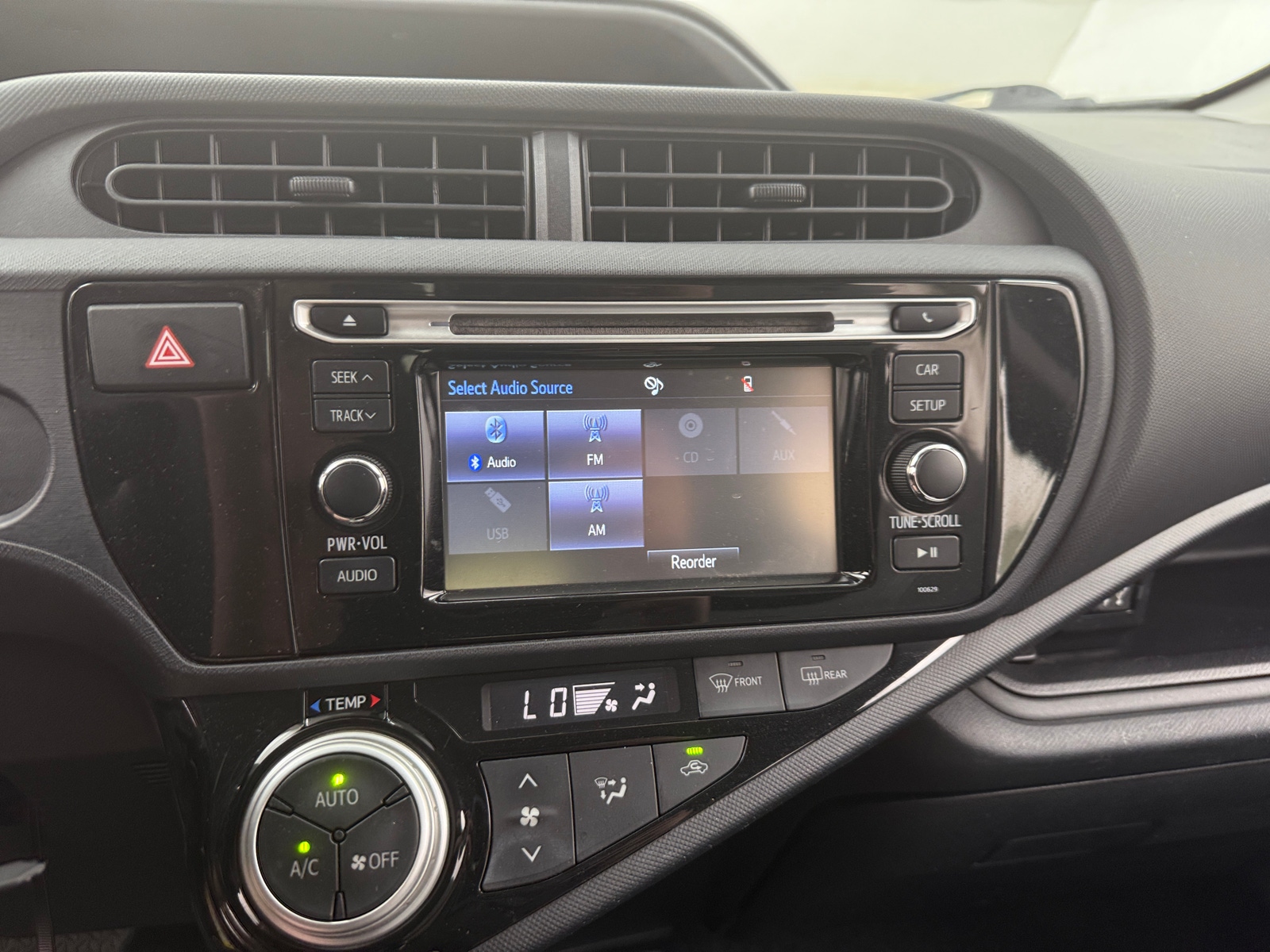 Thumbnail: 2016 Toyota Prius c - 4