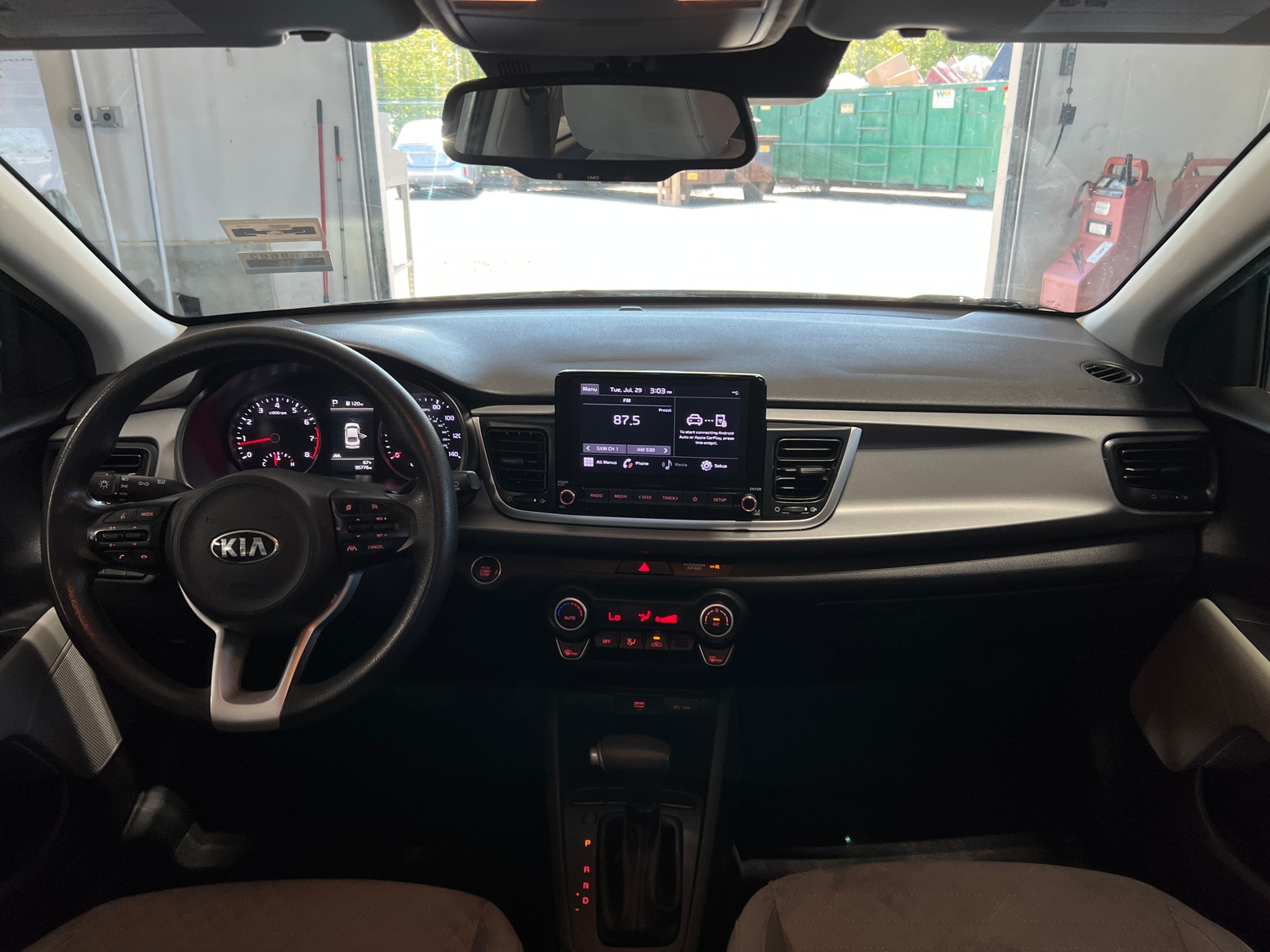 Thumbnail: 2021 Kia Rio - 3