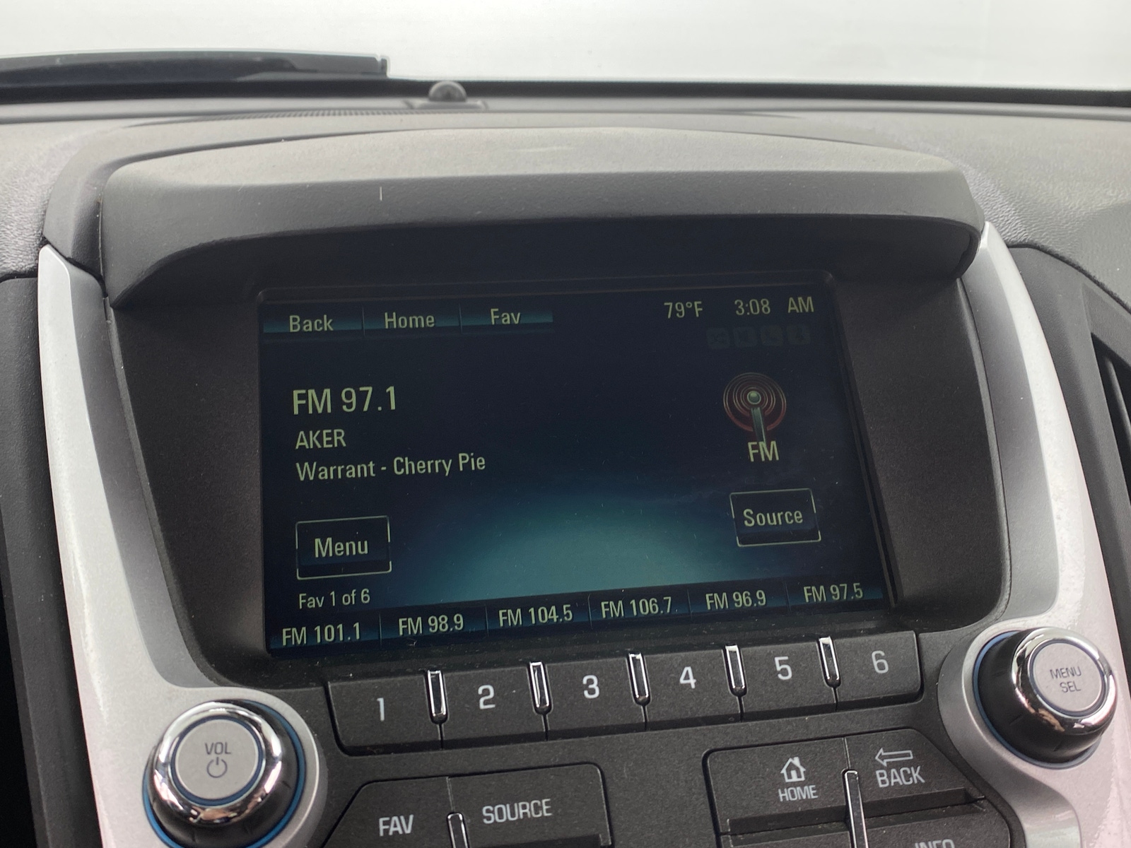 Thumbnail: 2016 Chevrolet Equinox - 4