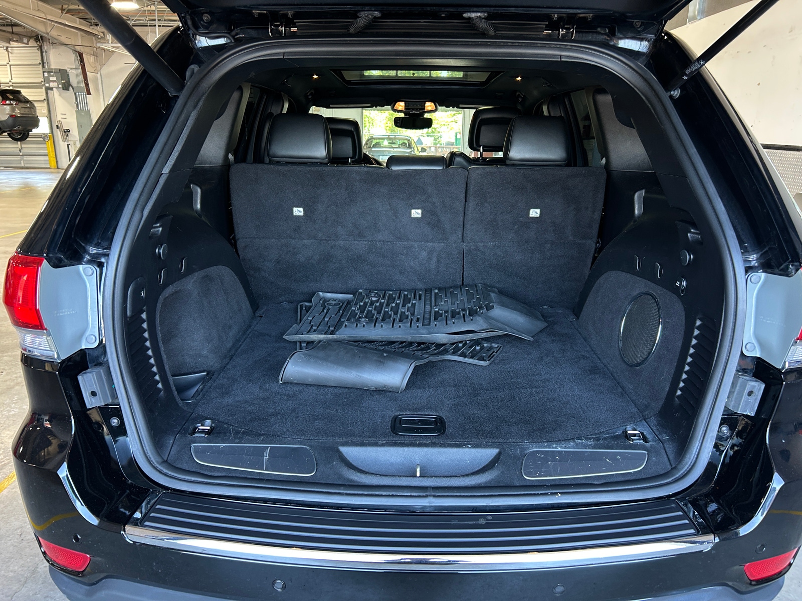 Thumbnail: 2019 Jeep Grand Cherokee - 6