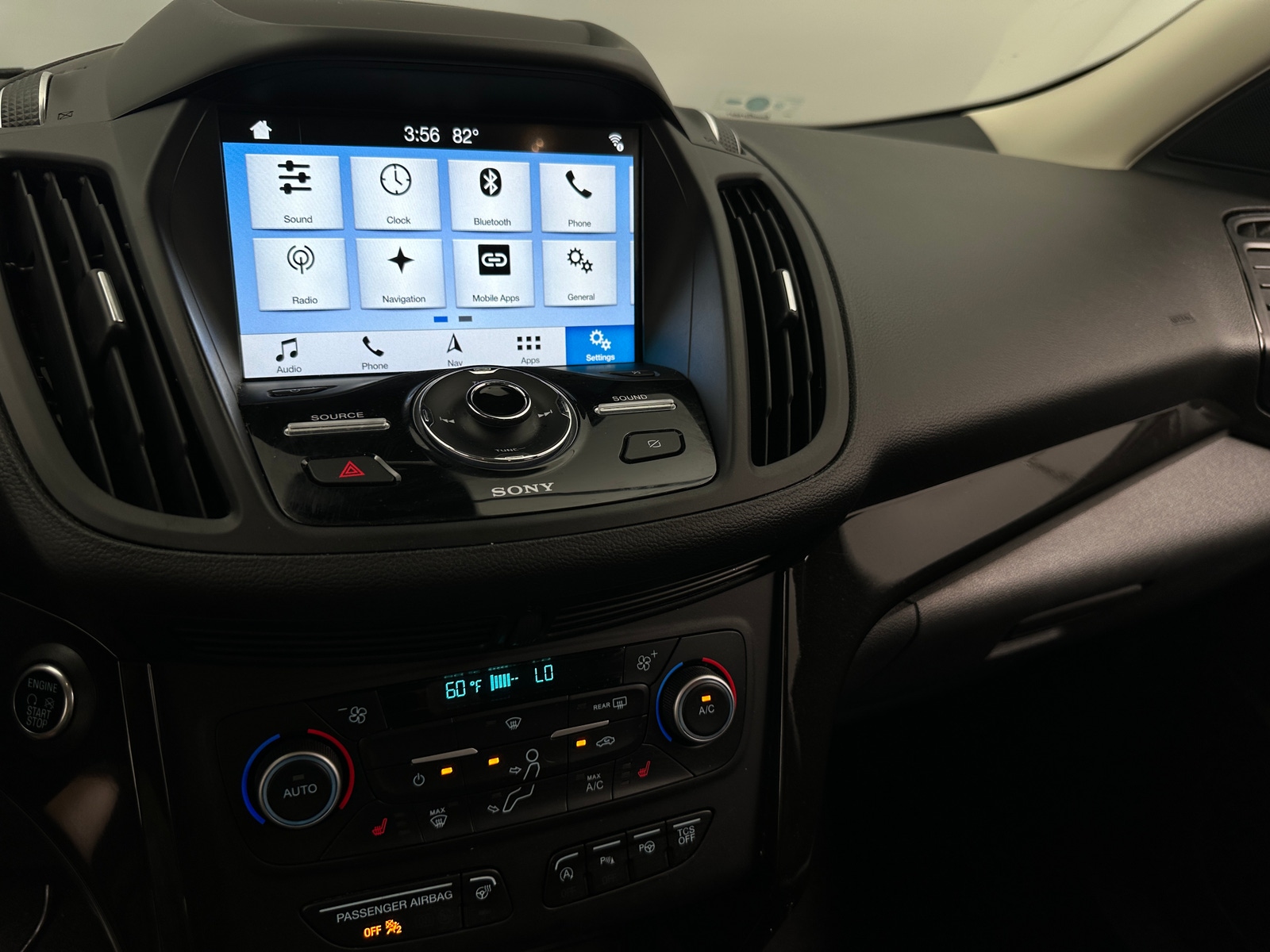 Thumbnail: 2019 Ford Escape - 3