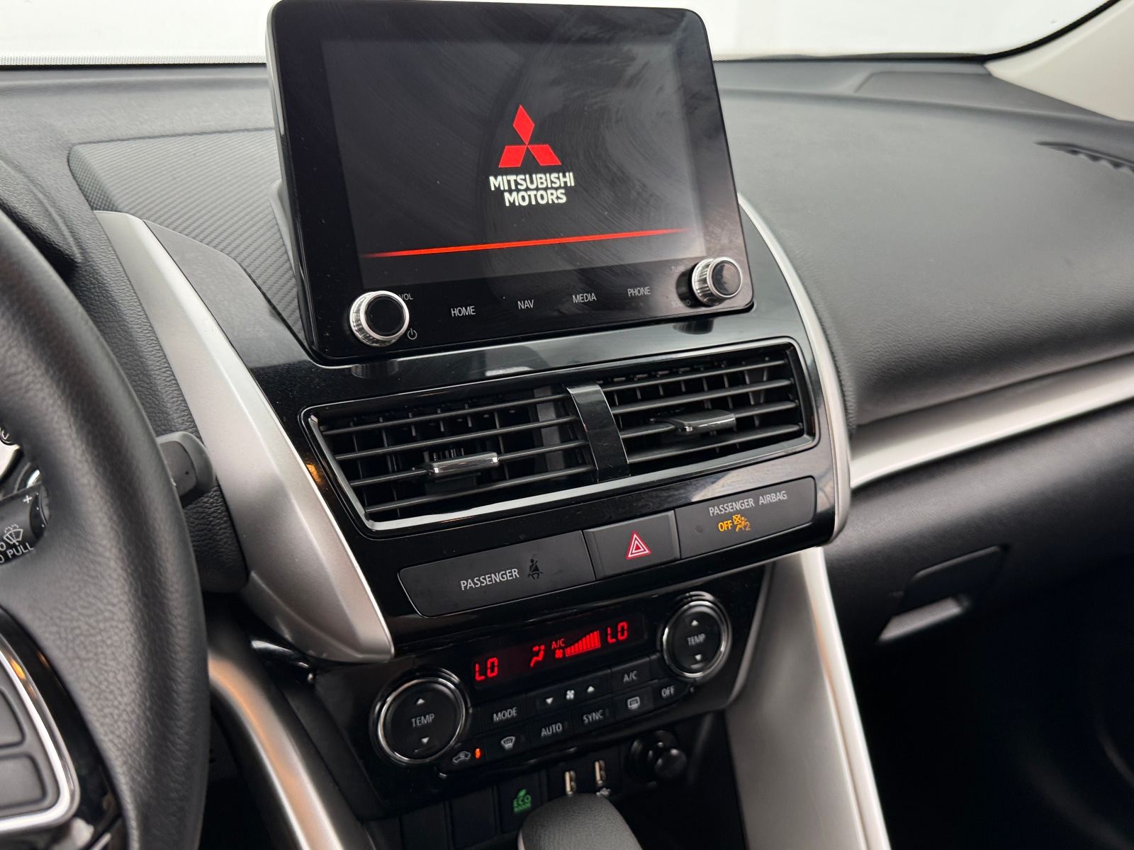 Thumbnail: 2024 Mitsubishi Eclipse Cross - 4