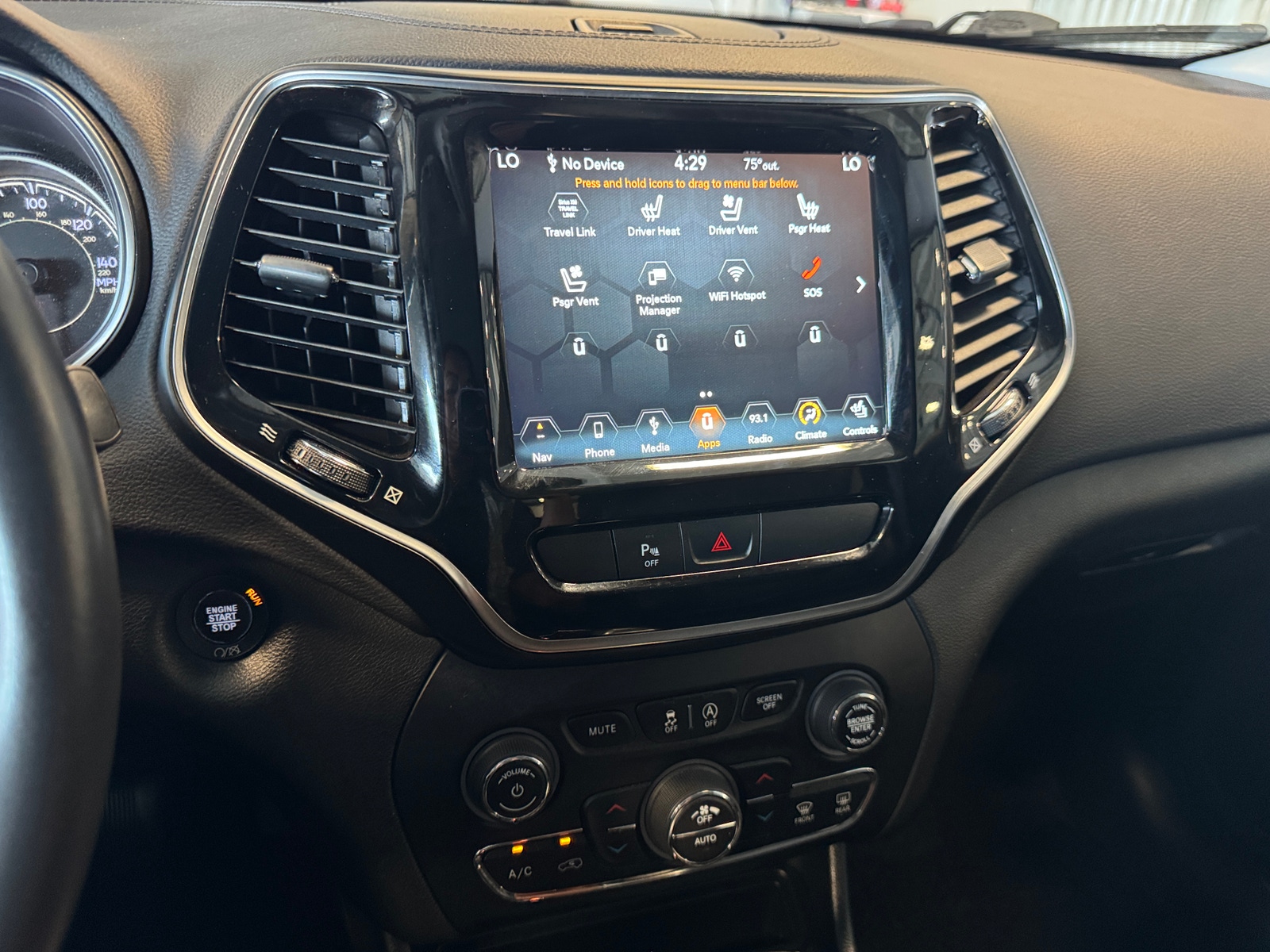 Thumbnail: 2019 Jeep Cherokee - 3
