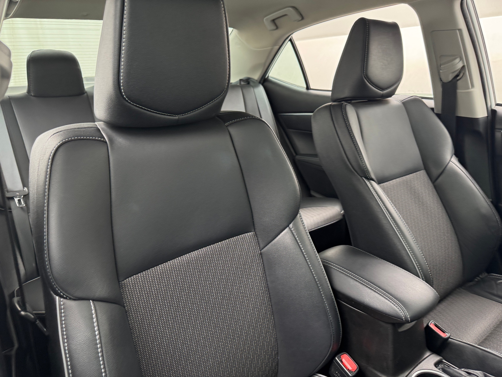 Thumbnail: 2016 Toyota Corolla - 2