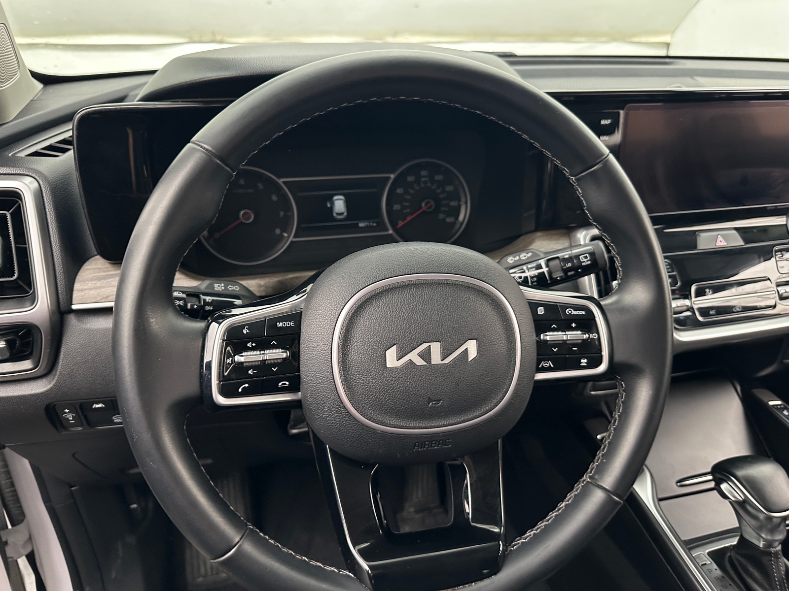 Thumbnail: 2022 Kia Sorento - 4