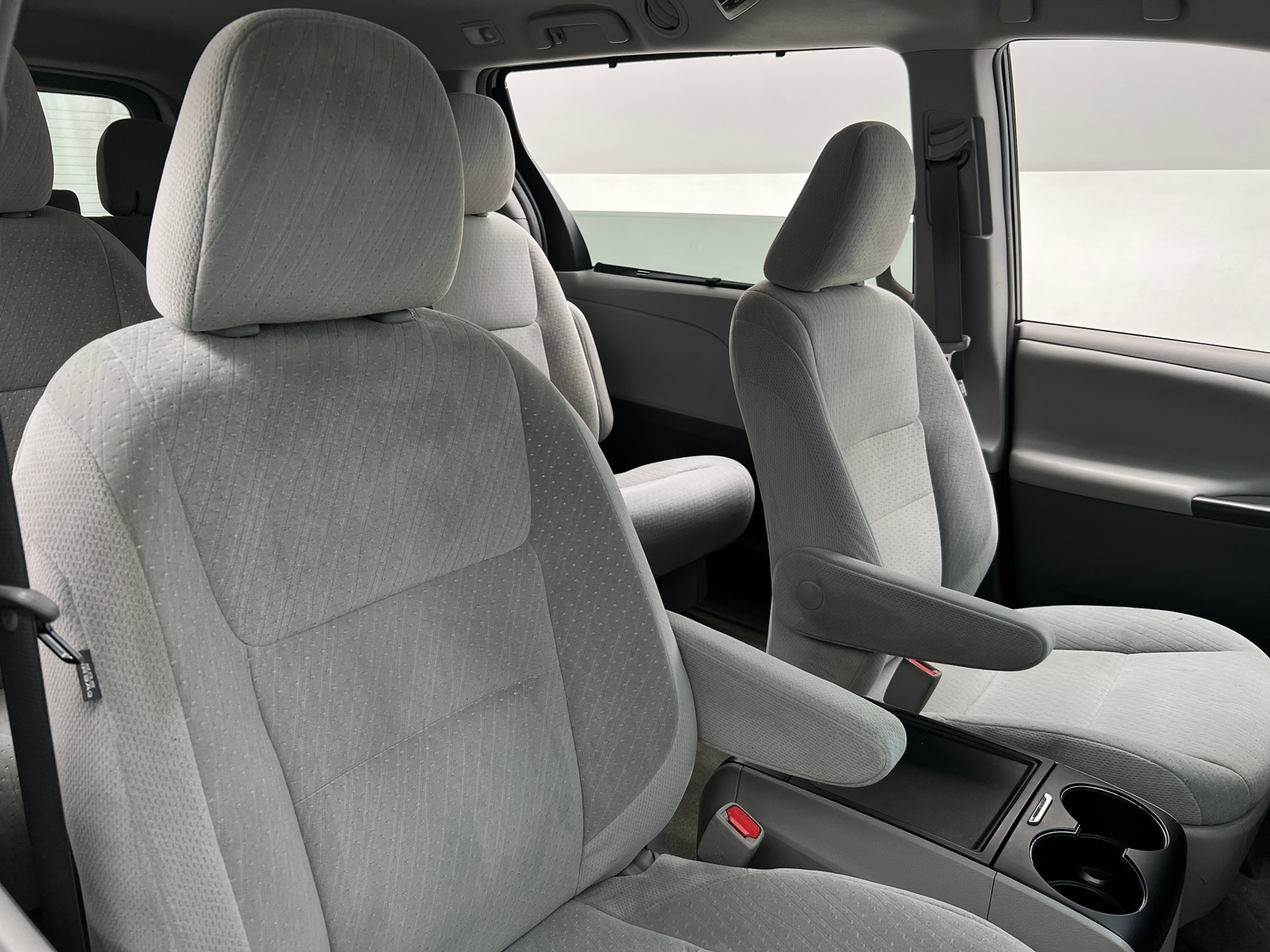 Thumbnail: 2015 Toyota Sienna - 2