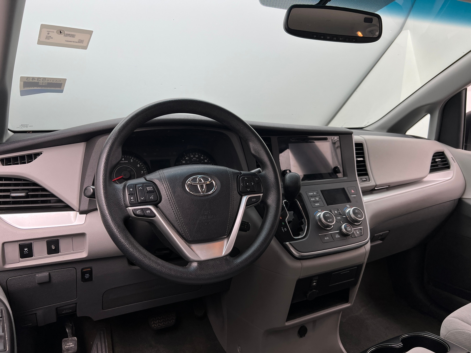 Thumbnail: 2015 Toyota Sienna - 3