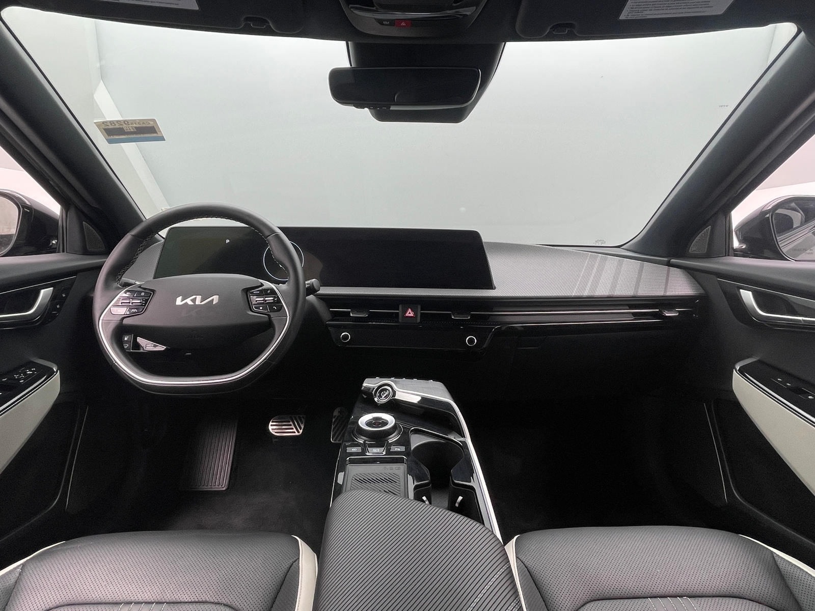 Thumbnail: 2023 Kia EV6 - 2