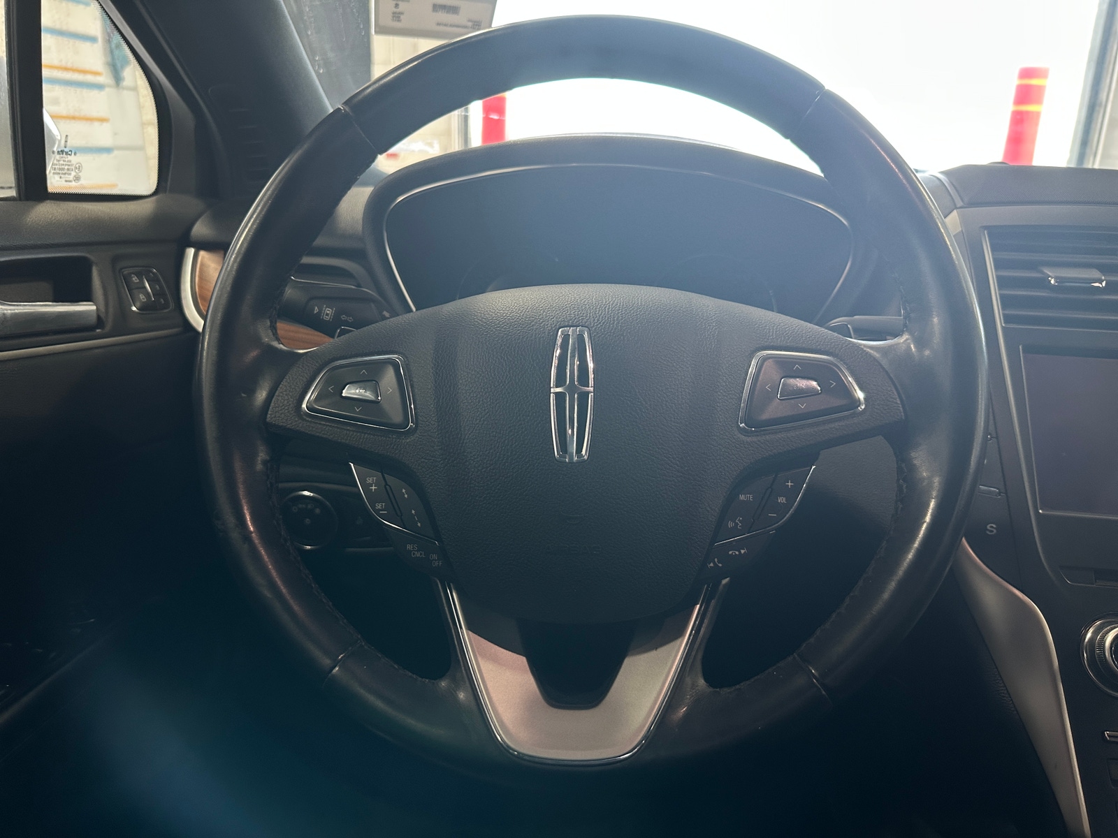 Thumbnail: 2017 Lincoln MKC - 4