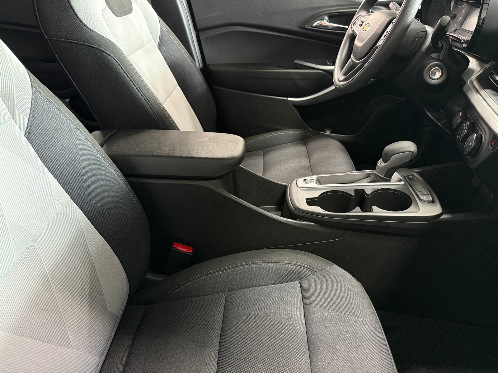 Thumbnail: 2025 Chevrolet Trax - 2