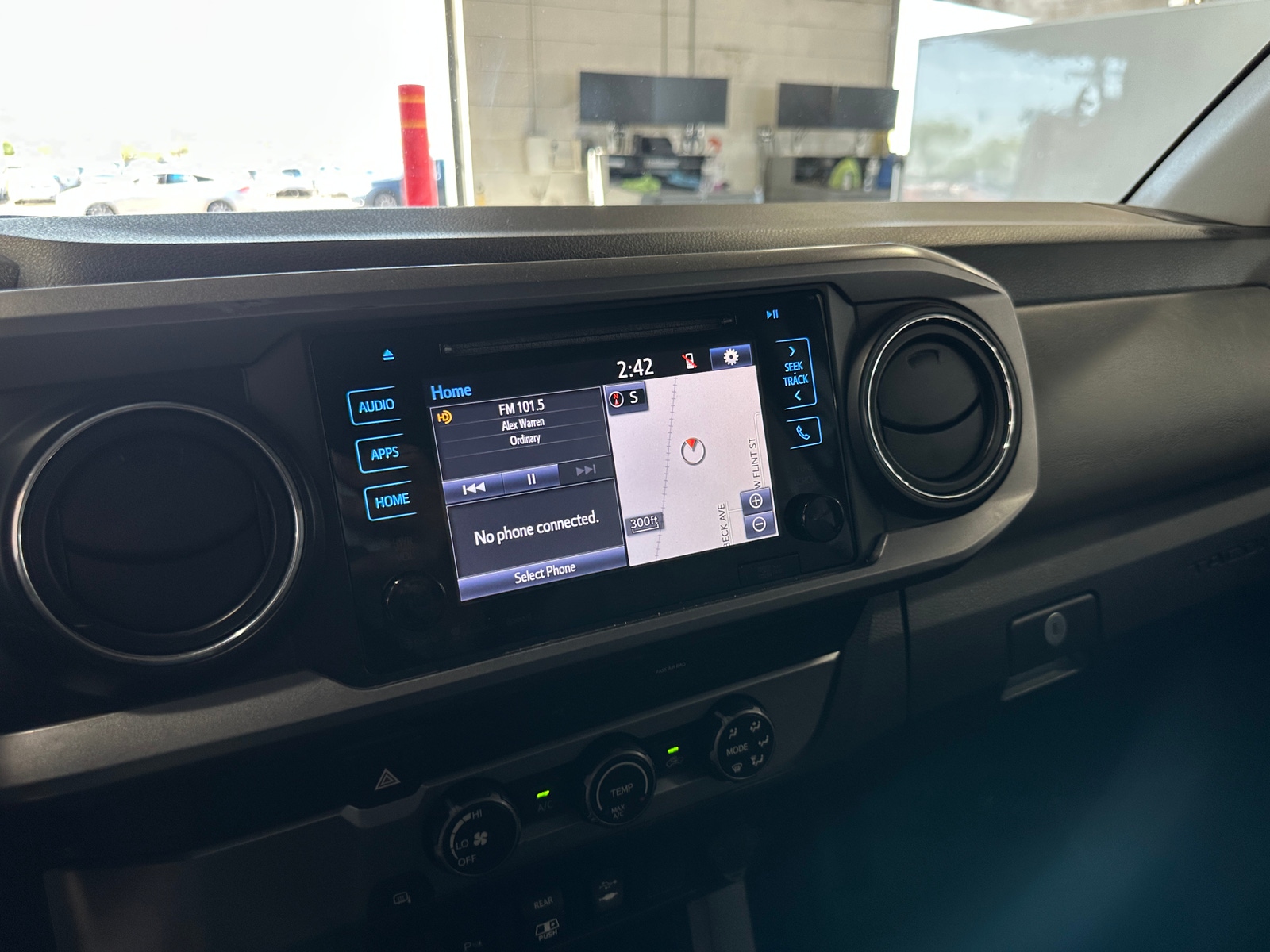 Thumbnail: 2019 Toyota Tacoma - 4