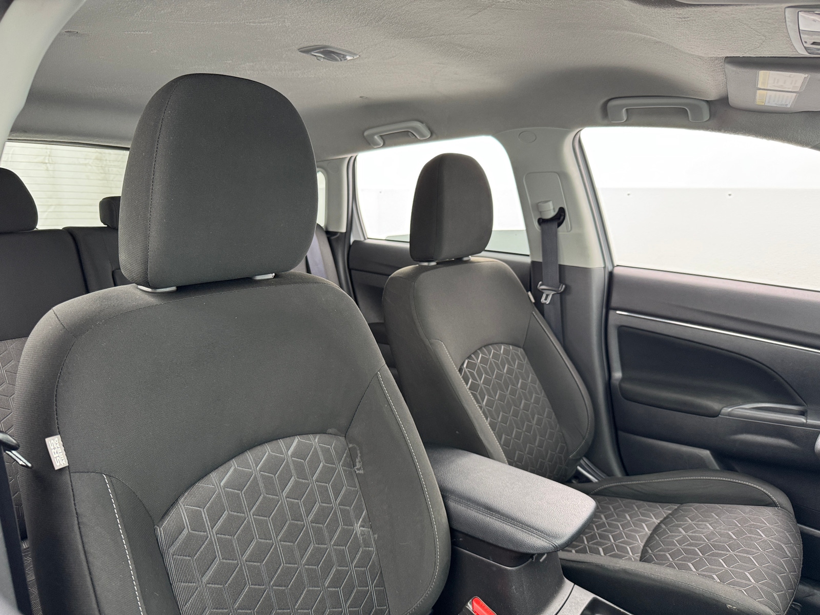 Thumbnail: 2023 Mitsubishi Outlander Sport - 2