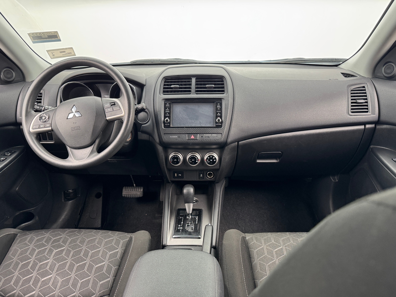 Thumbnail: 2023 Mitsubishi Outlander Sport - 3
