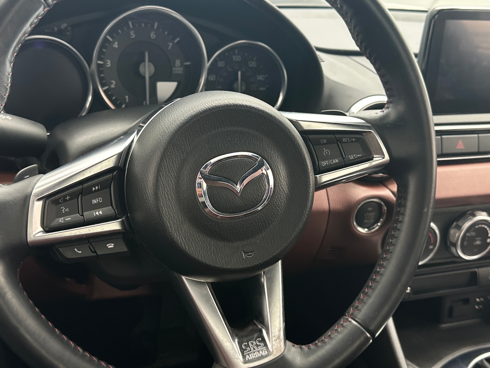 Thumbnail: 2019 Mazda MX-5 Miata - 4