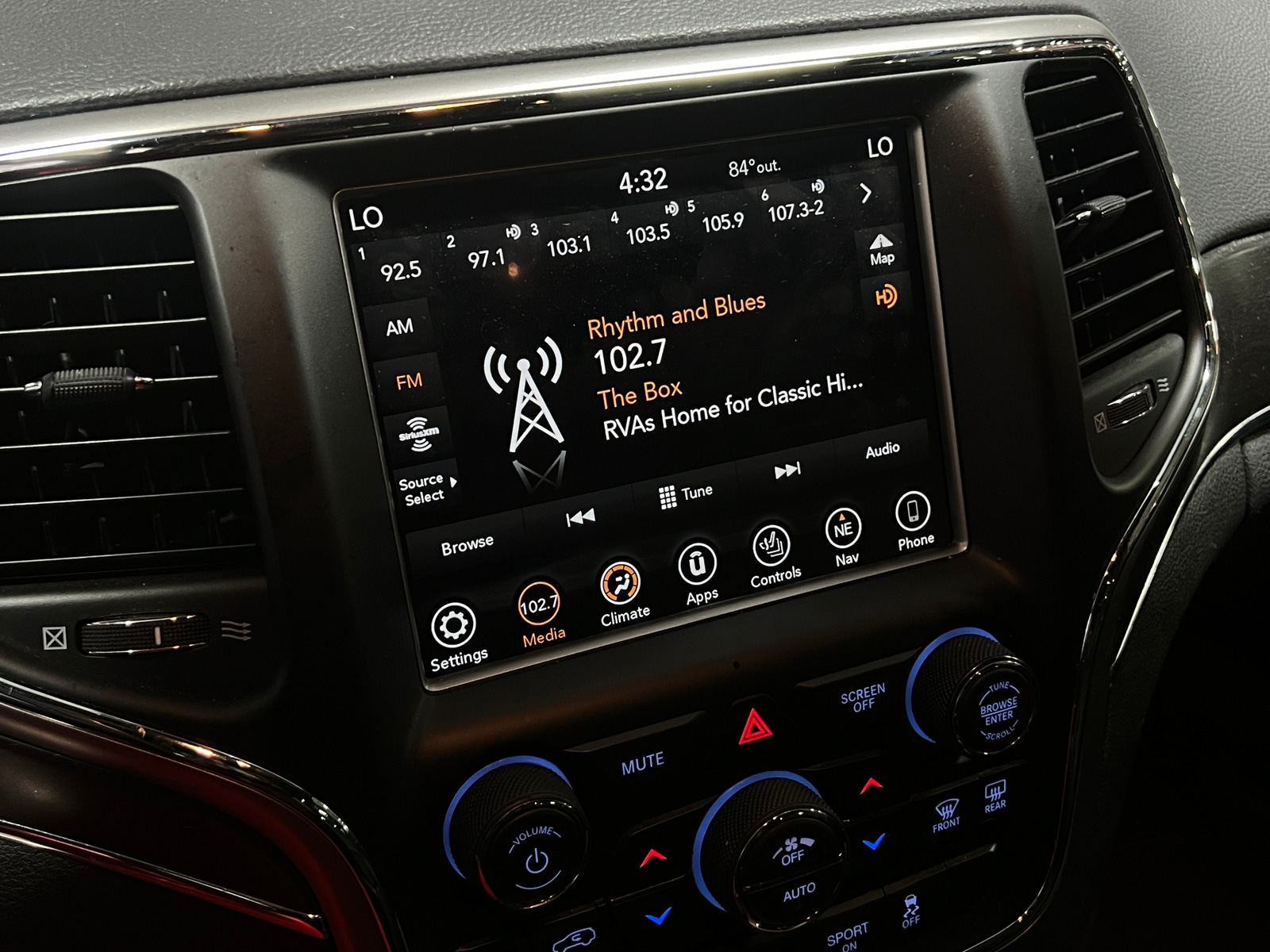 Thumbnail: 2018 Jeep Grand Cherokee - 3