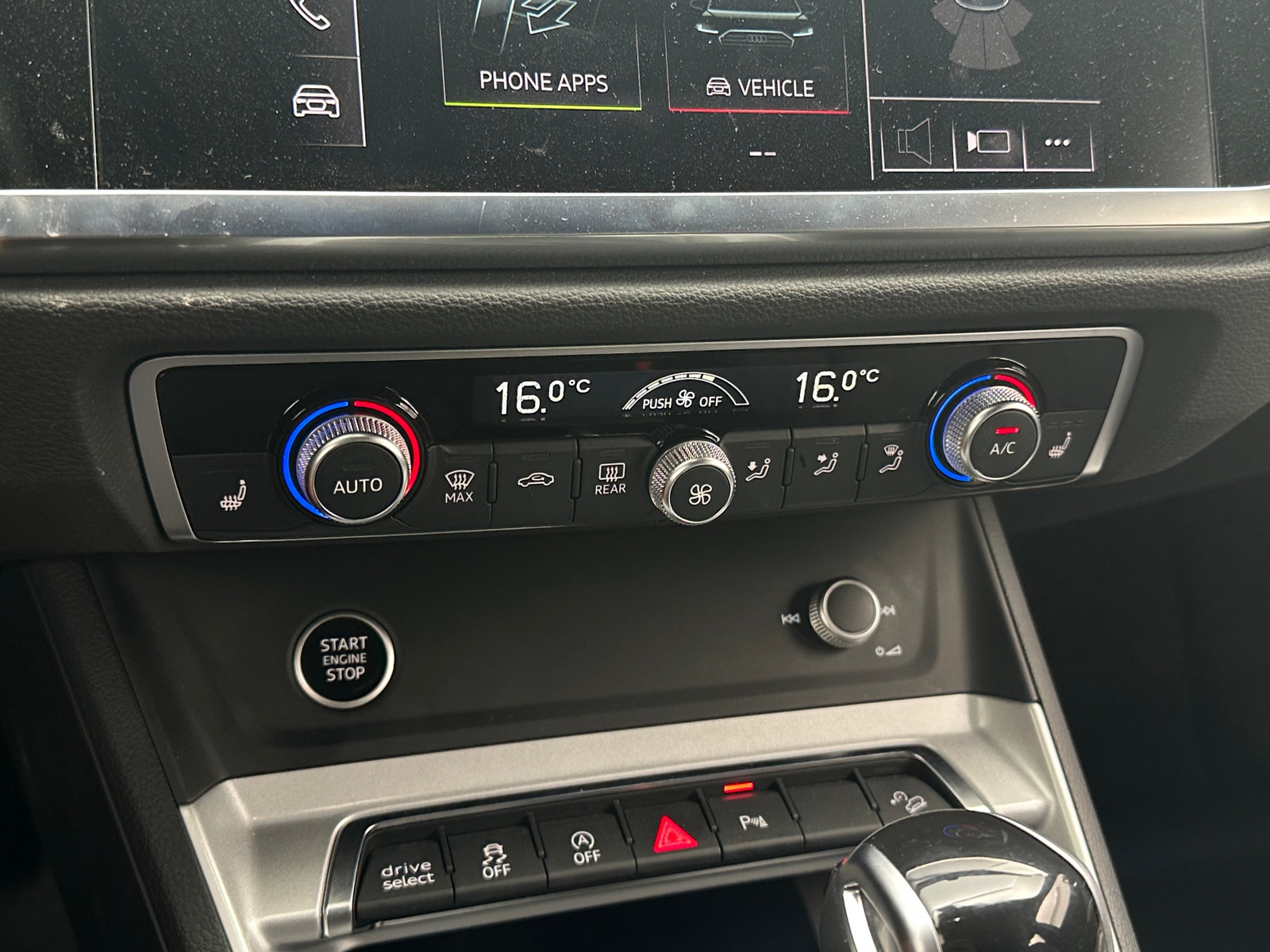 Thumbnail: 2021 Audi Q3 - 3