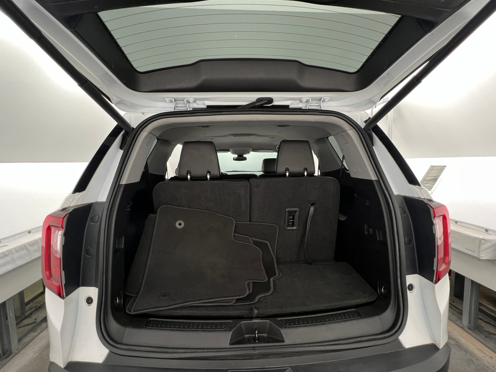 Thumbnail: 2023 GMC Acadia - 7