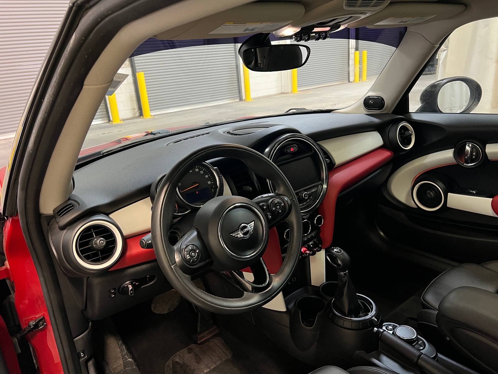 Thumbnail: 2016 MINI Cooper Hardtop - 2
