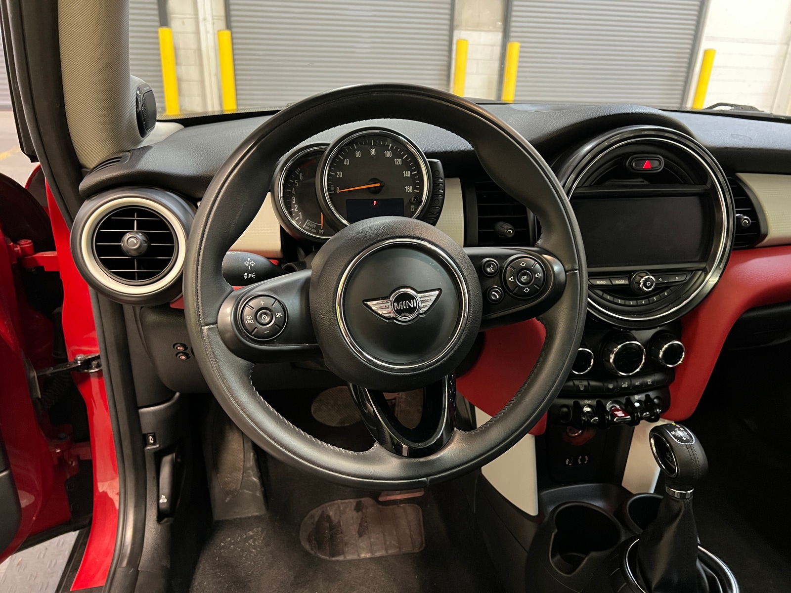 Thumbnail: 2016 MINI Cooper Hardtop - 4
