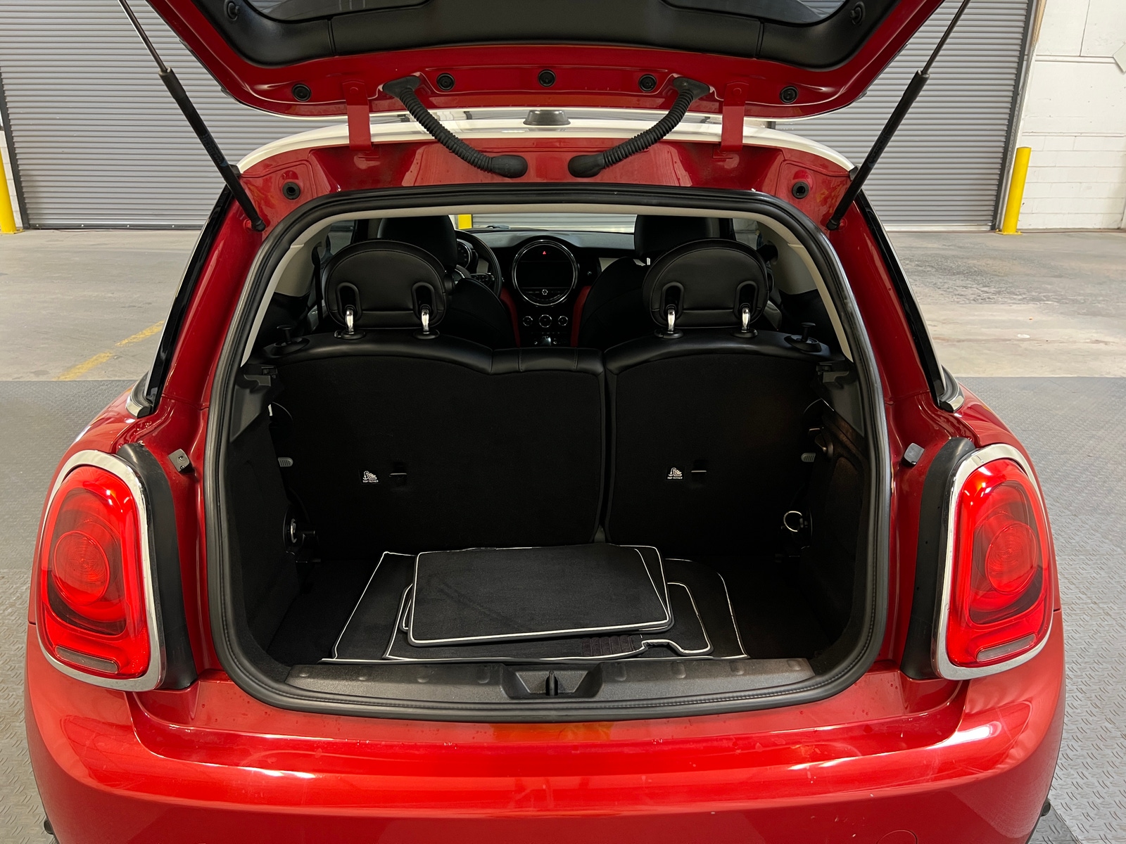 Thumbnail: 2016 MINI Cooper Hardtop - 6