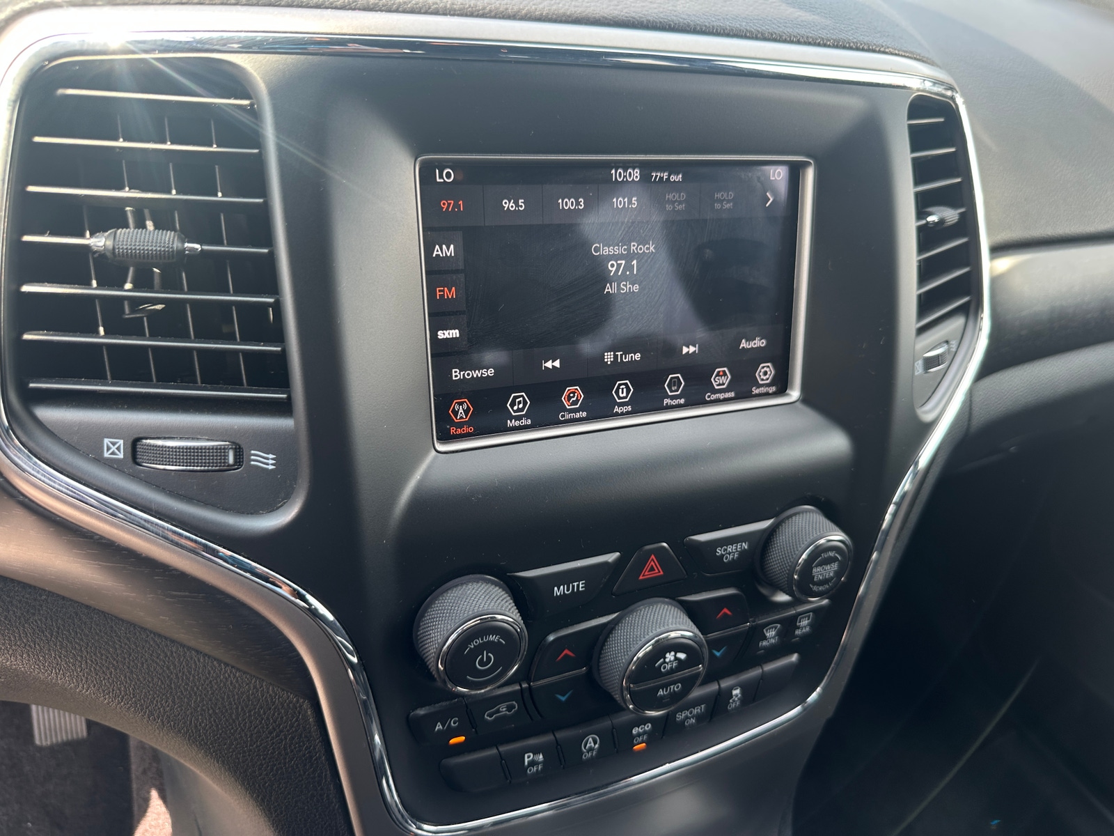 Thumbnail: 2018 Jeep Grand Cherokee - 4