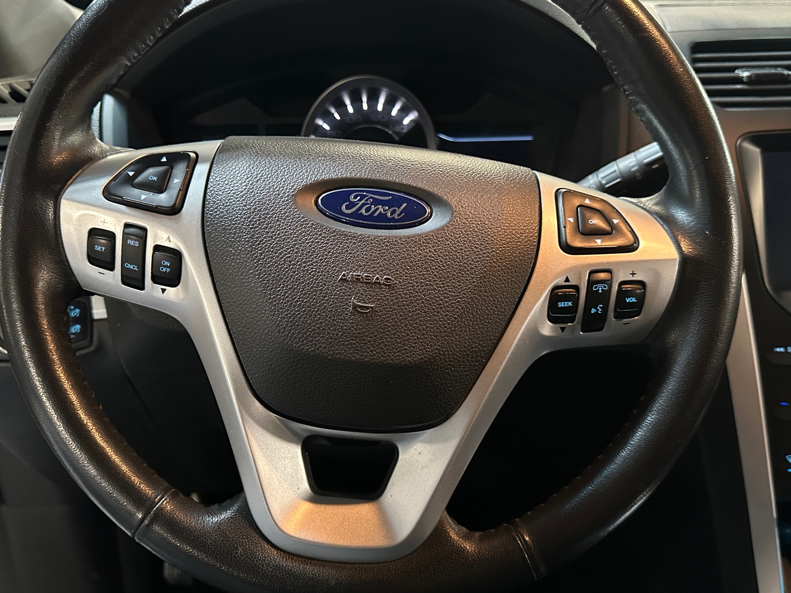 Thumbnail: 2015 Ford Explorer - 4