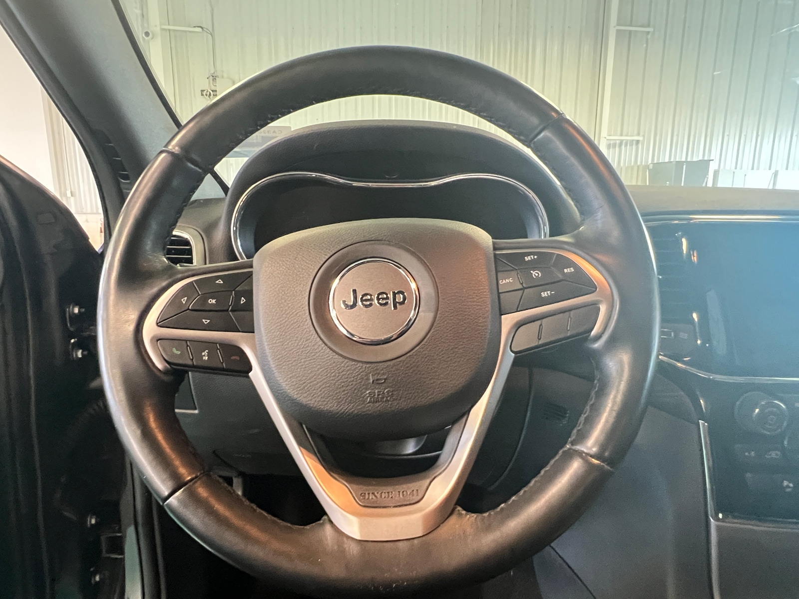 Thumbnail: 2021 Jeep Grand Cherokee - 4