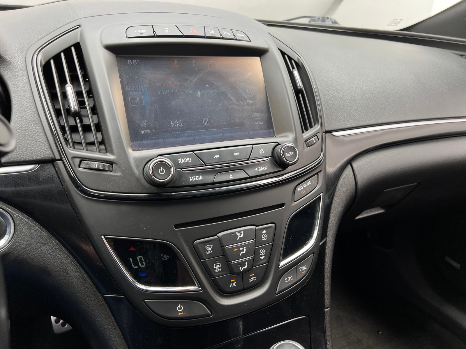 Thumbnail: 2015 Buick Regal - 3