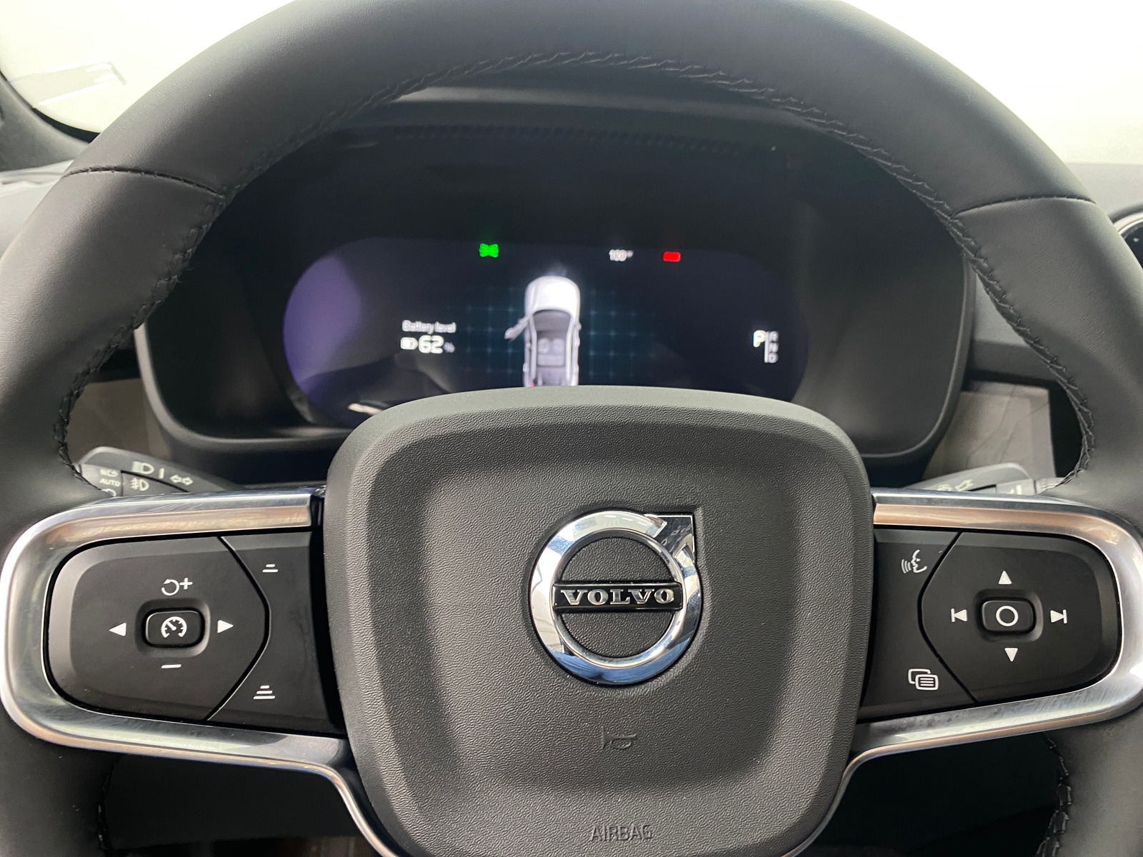 Thumbnail: 2024 Volvo C40 - 4