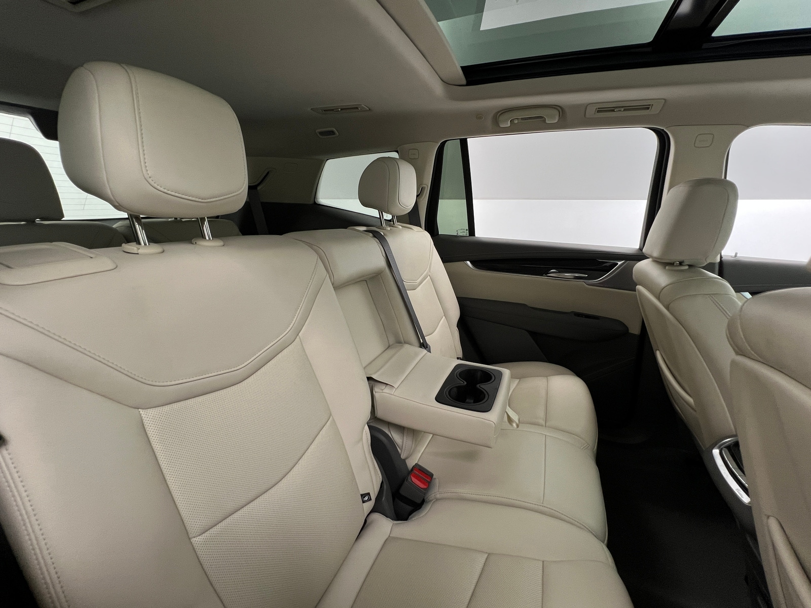 Thumbnail: 2022 Cadillac XT6 - 5