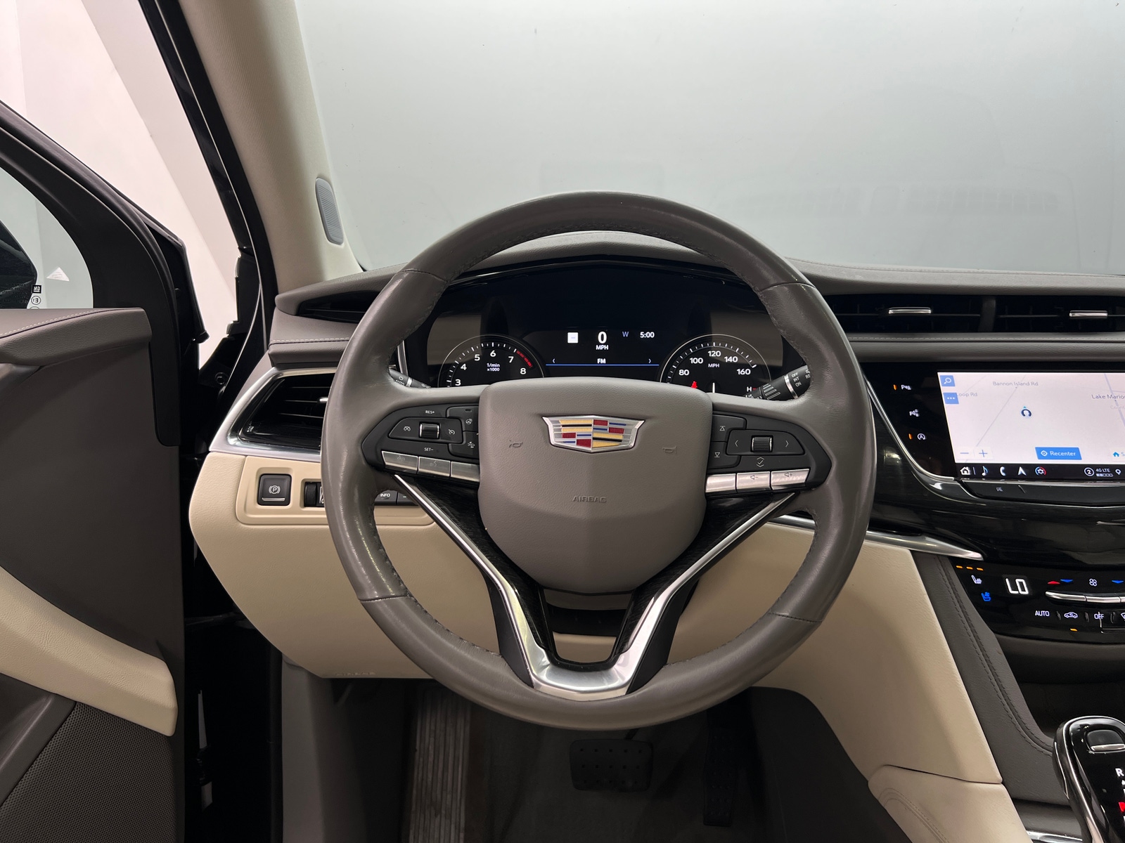 Thumbnail: 2022 Cadillac XT6 - 4