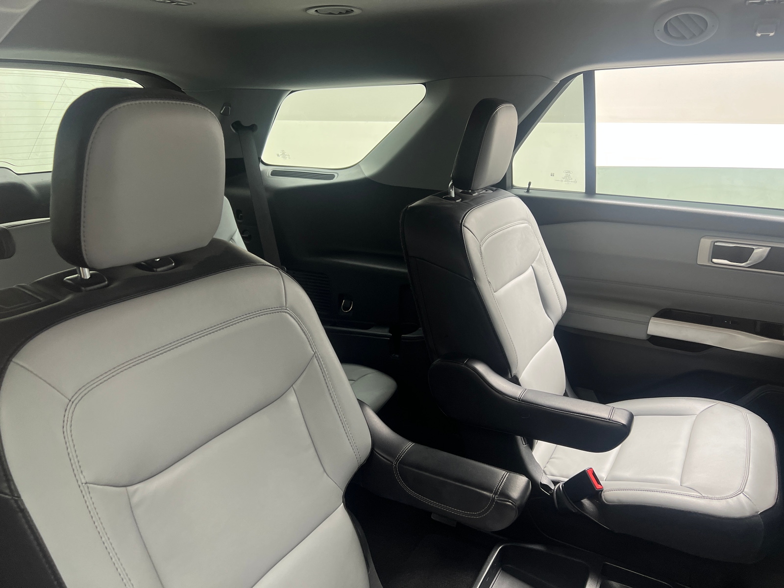 Thumbnail: 2021 Ford Explorer - 6