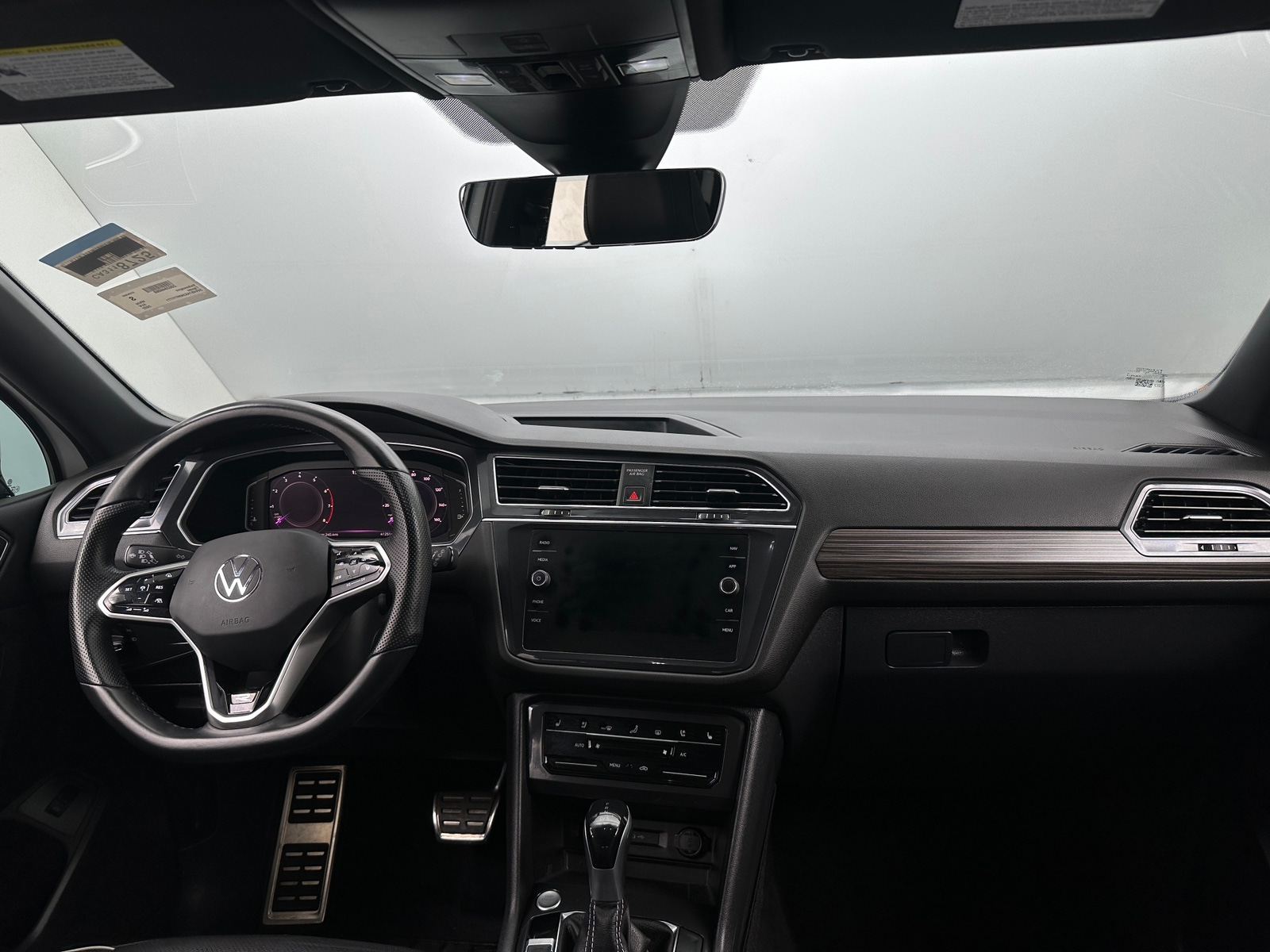 Thumbnail: 2022 Volkswagen Tiguan - 2