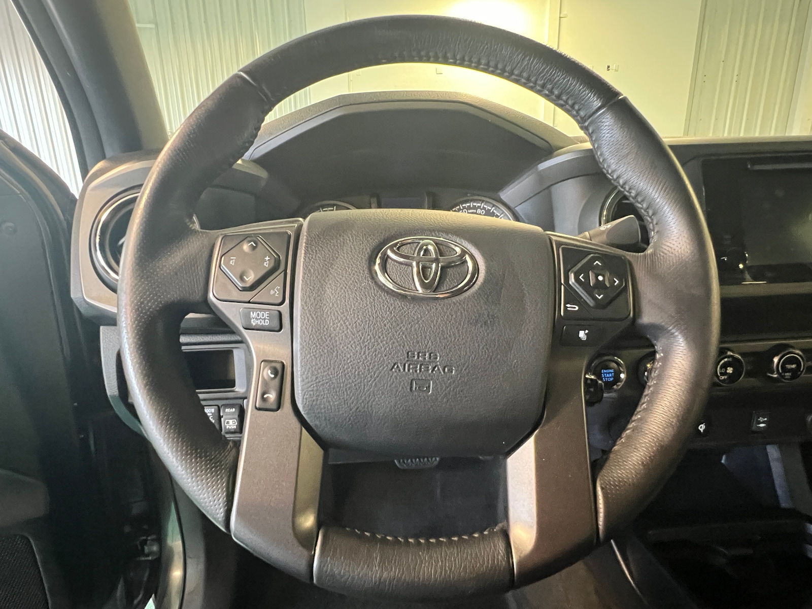 Thumbnail: 2017 Toyota Tacoma - 5