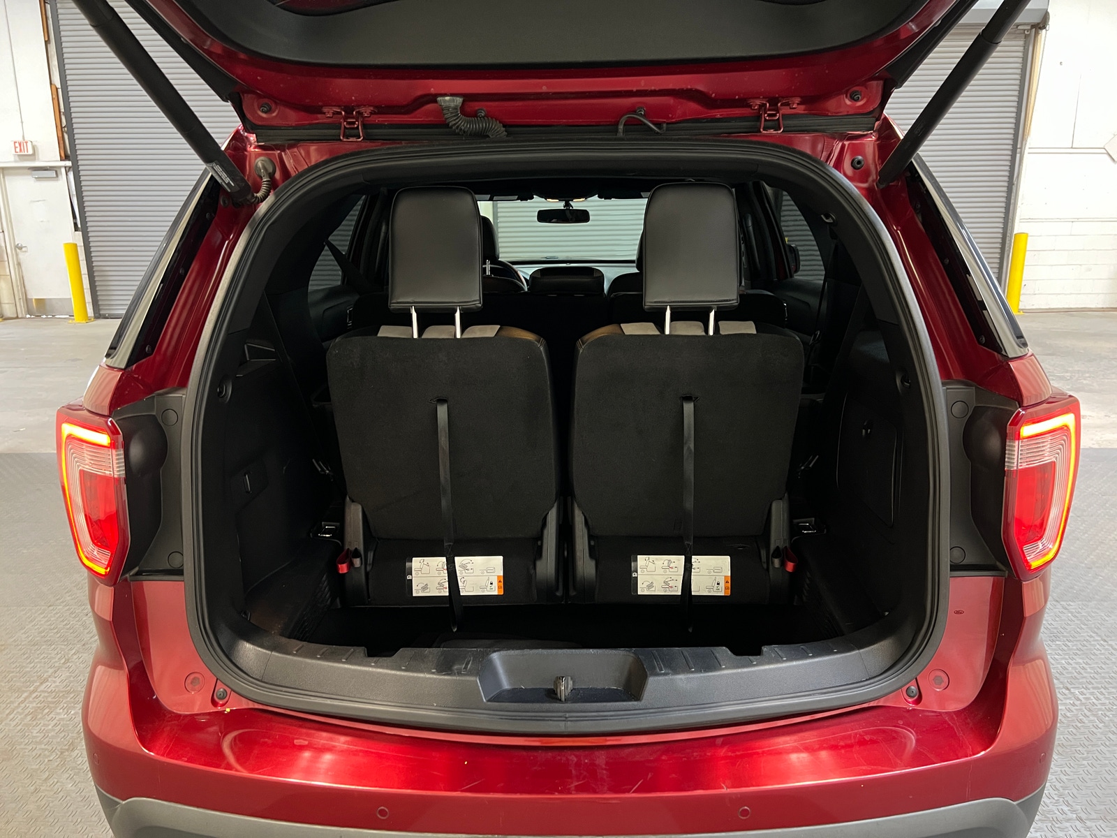 Thumbnail: 2017 Ford Explorer - 7