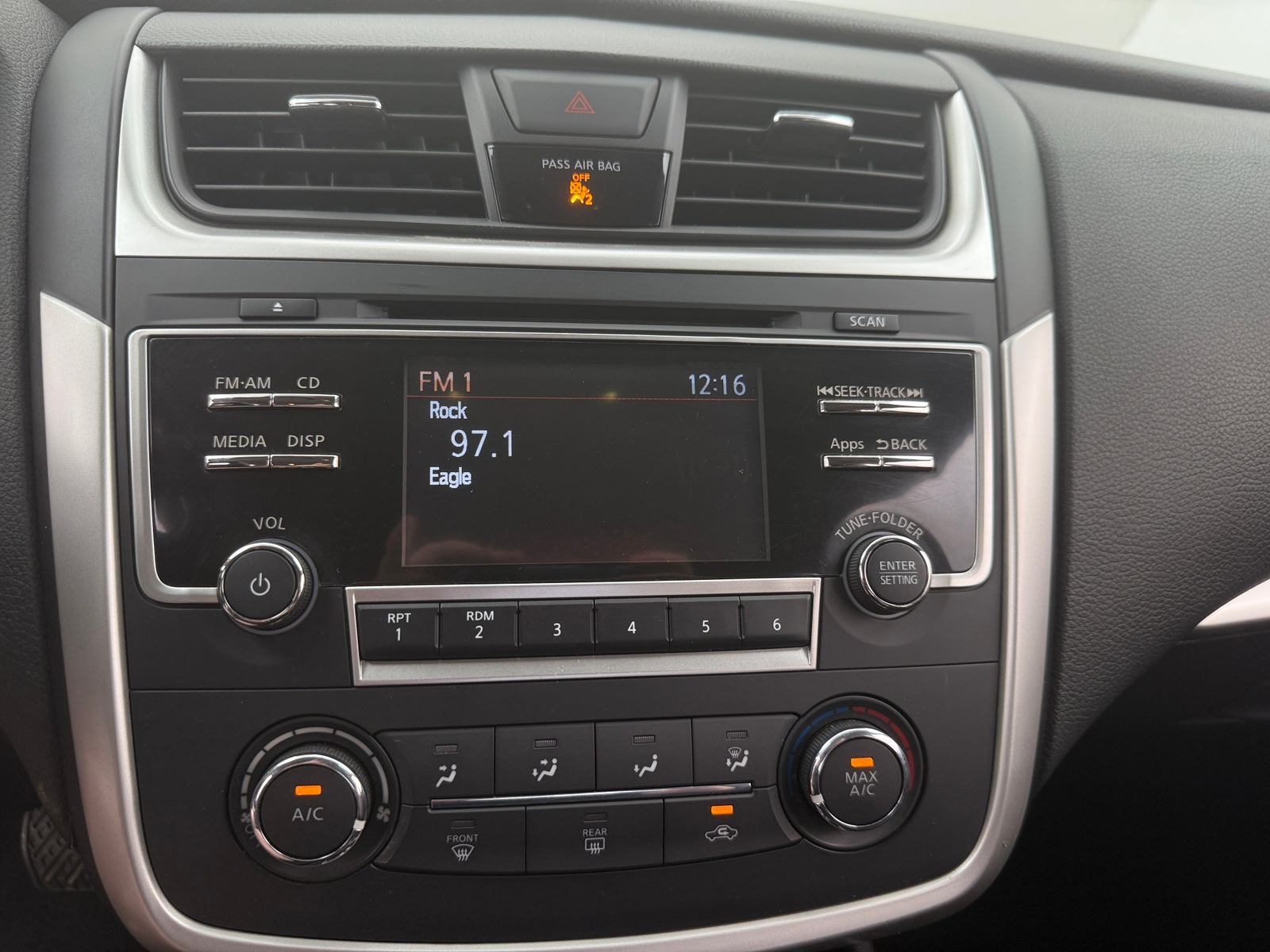 Thumbnail: 2016 Nissan Altima - 4
