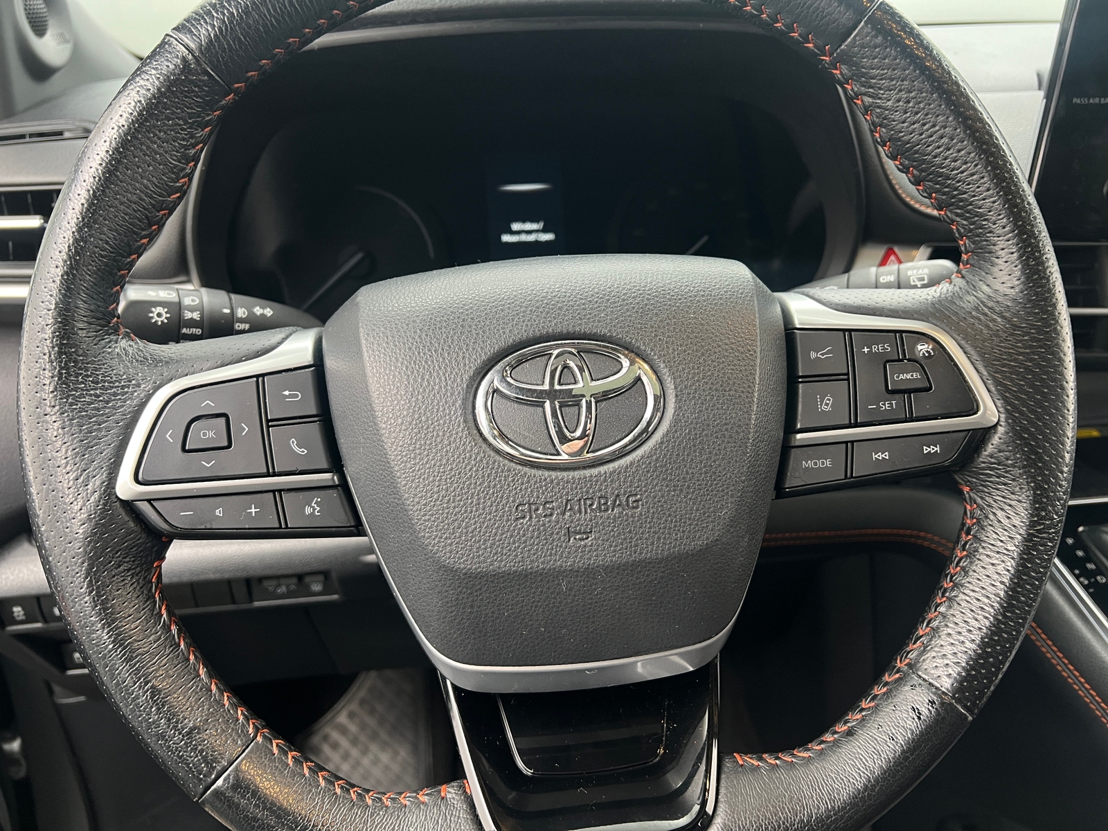 Thumbnail: 2021 Toyota Sienna - 4