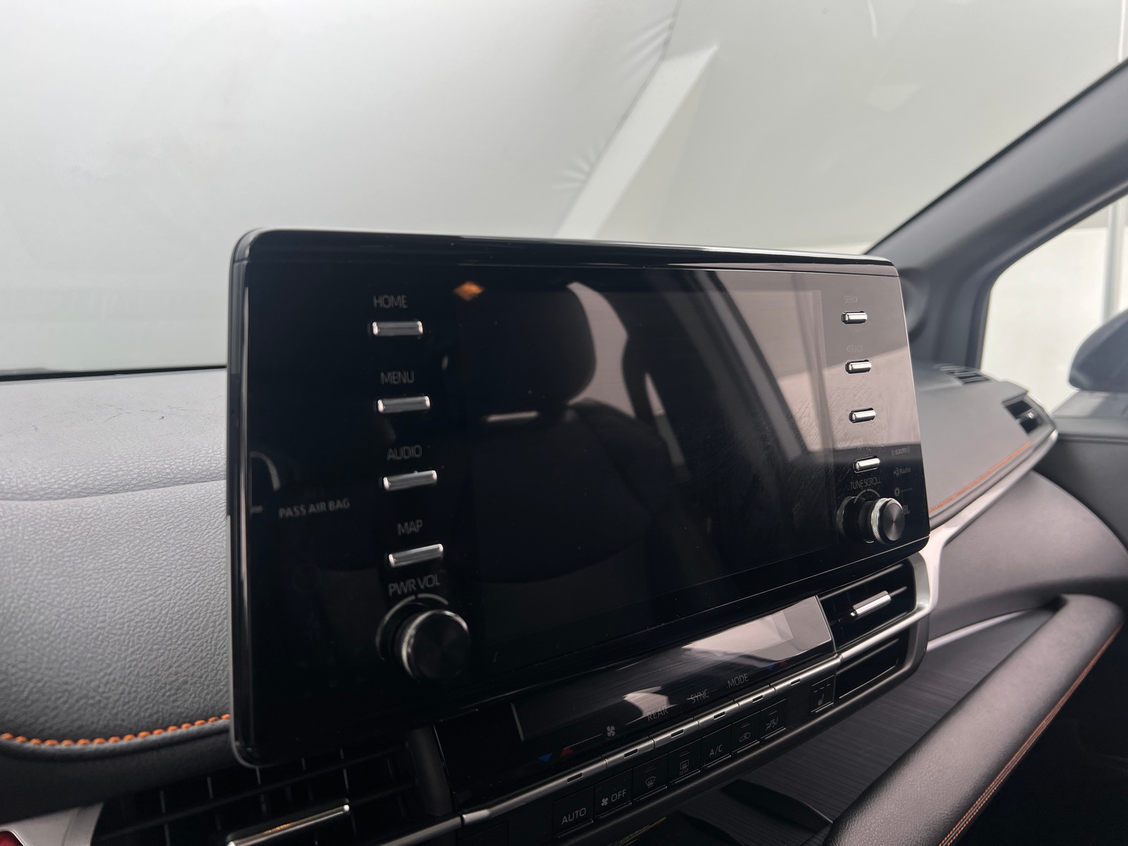 Thumbnail: 2021 Toyota Sienna - 3