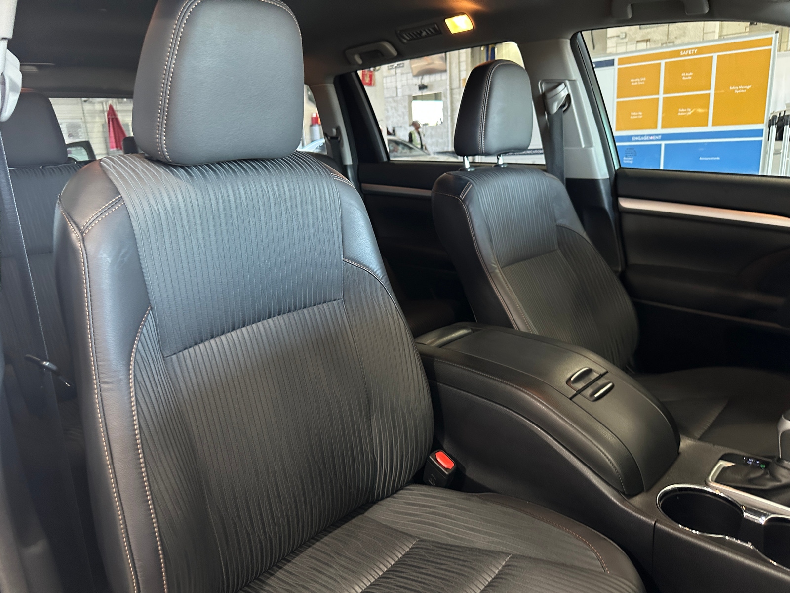Thumbnail: 2015 Toyota Highlander - 2
