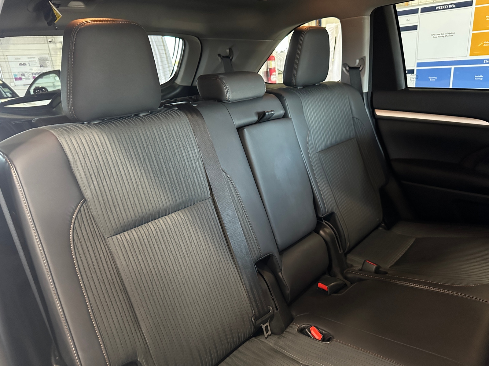 Thumbnail: 2015 Toyota Highlander - 6