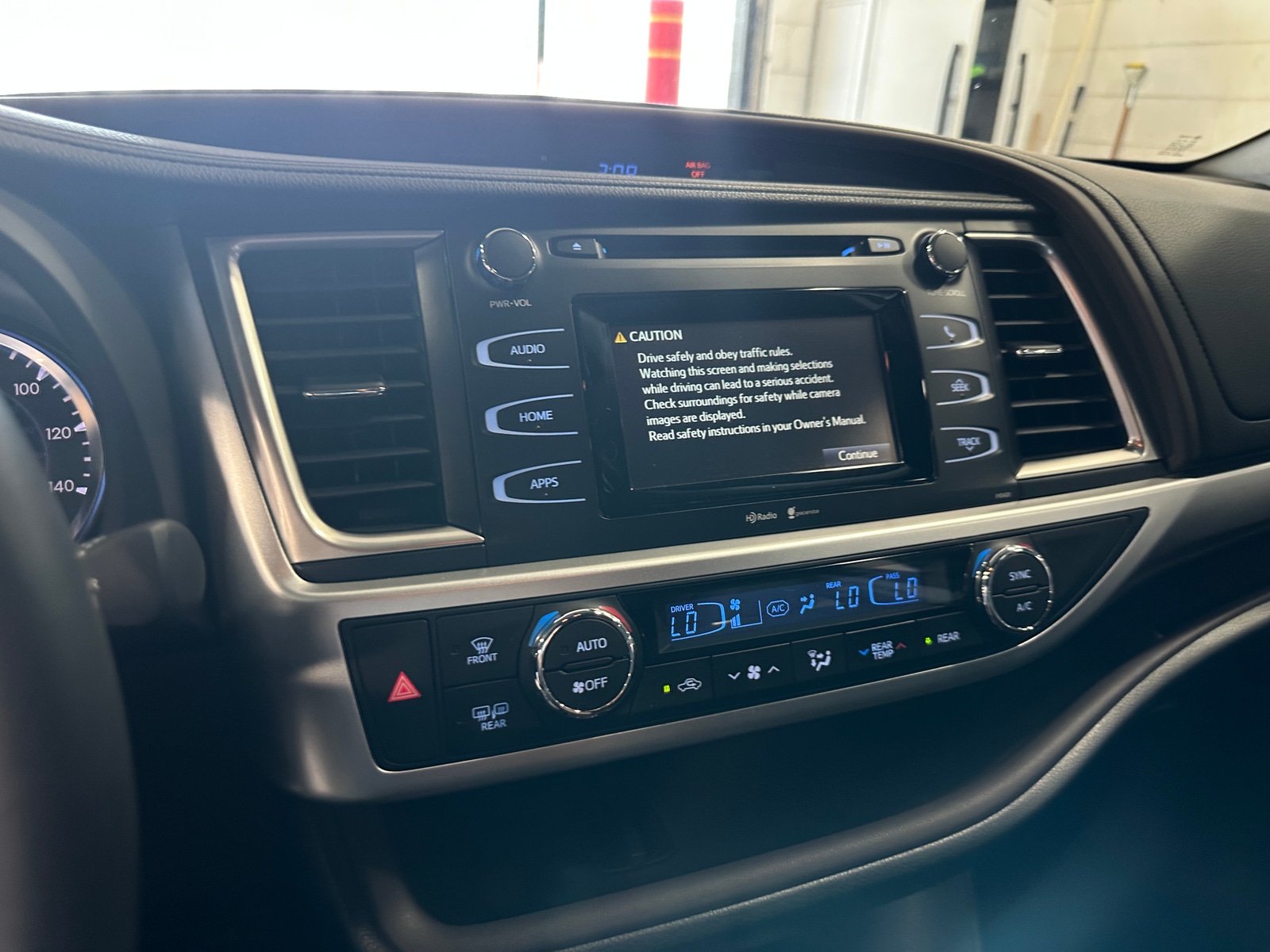 Thumbnail: 2015 Toyota Highlander - 4