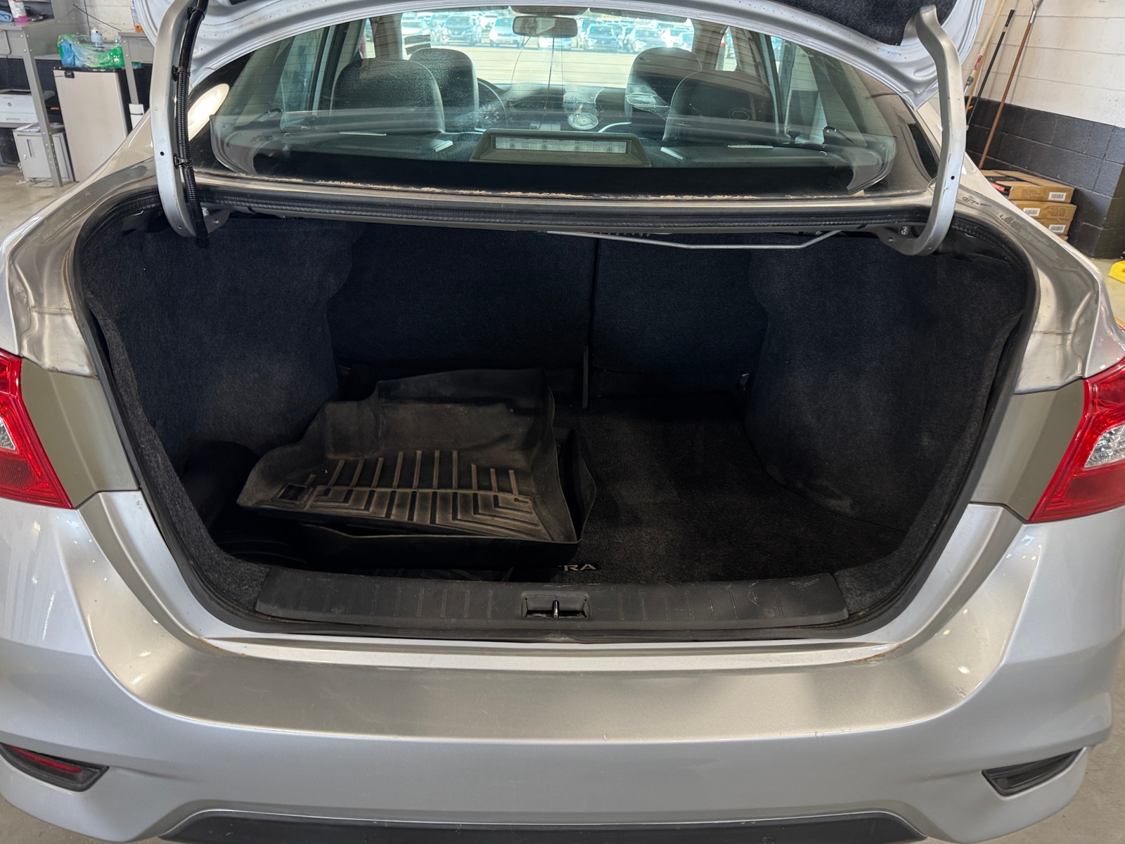 Thumbnail: 2018 Nissan Sentra - 6