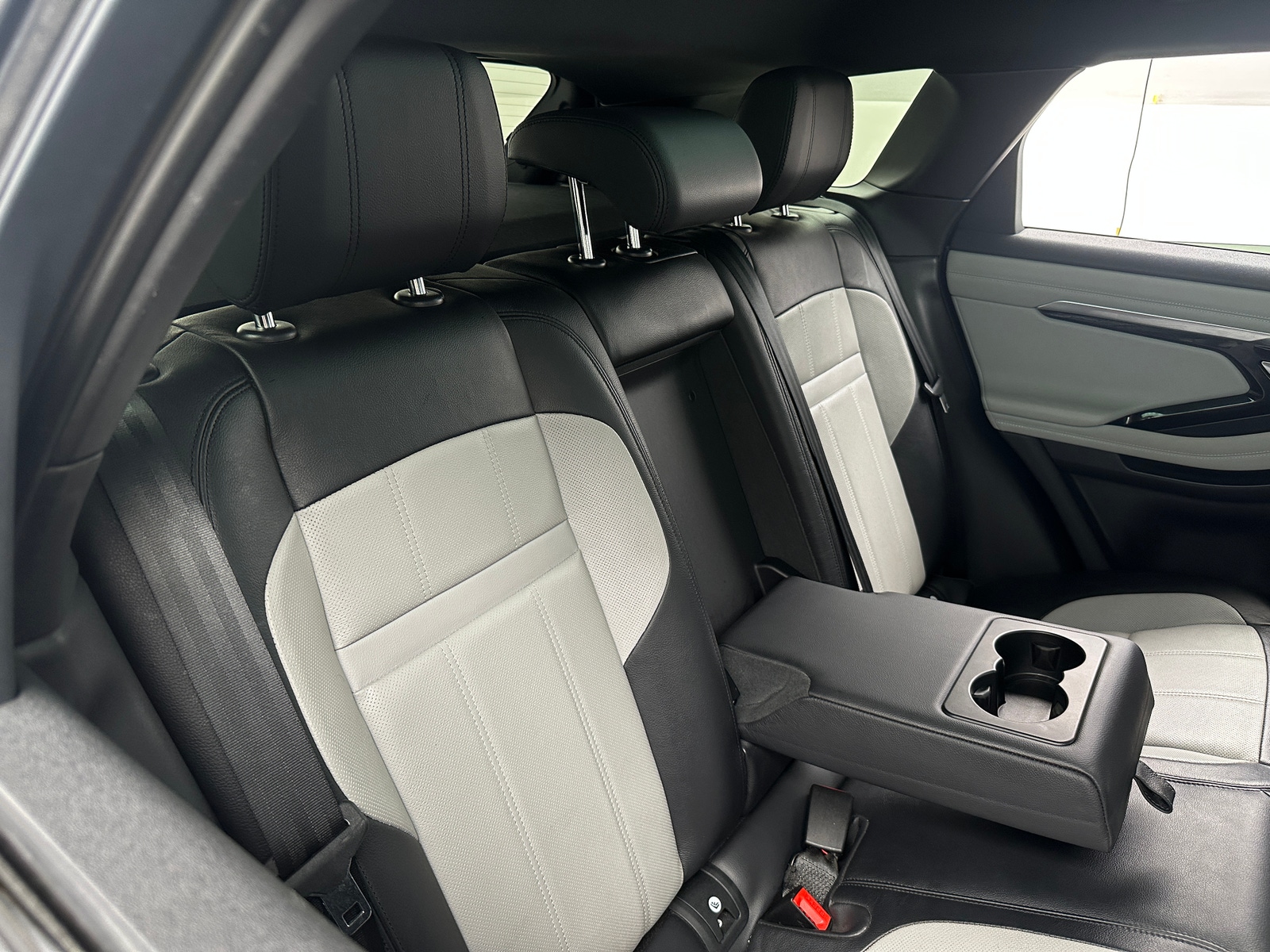 Thumbnail: 2020 Land Rover Range Rover Evoque - 5