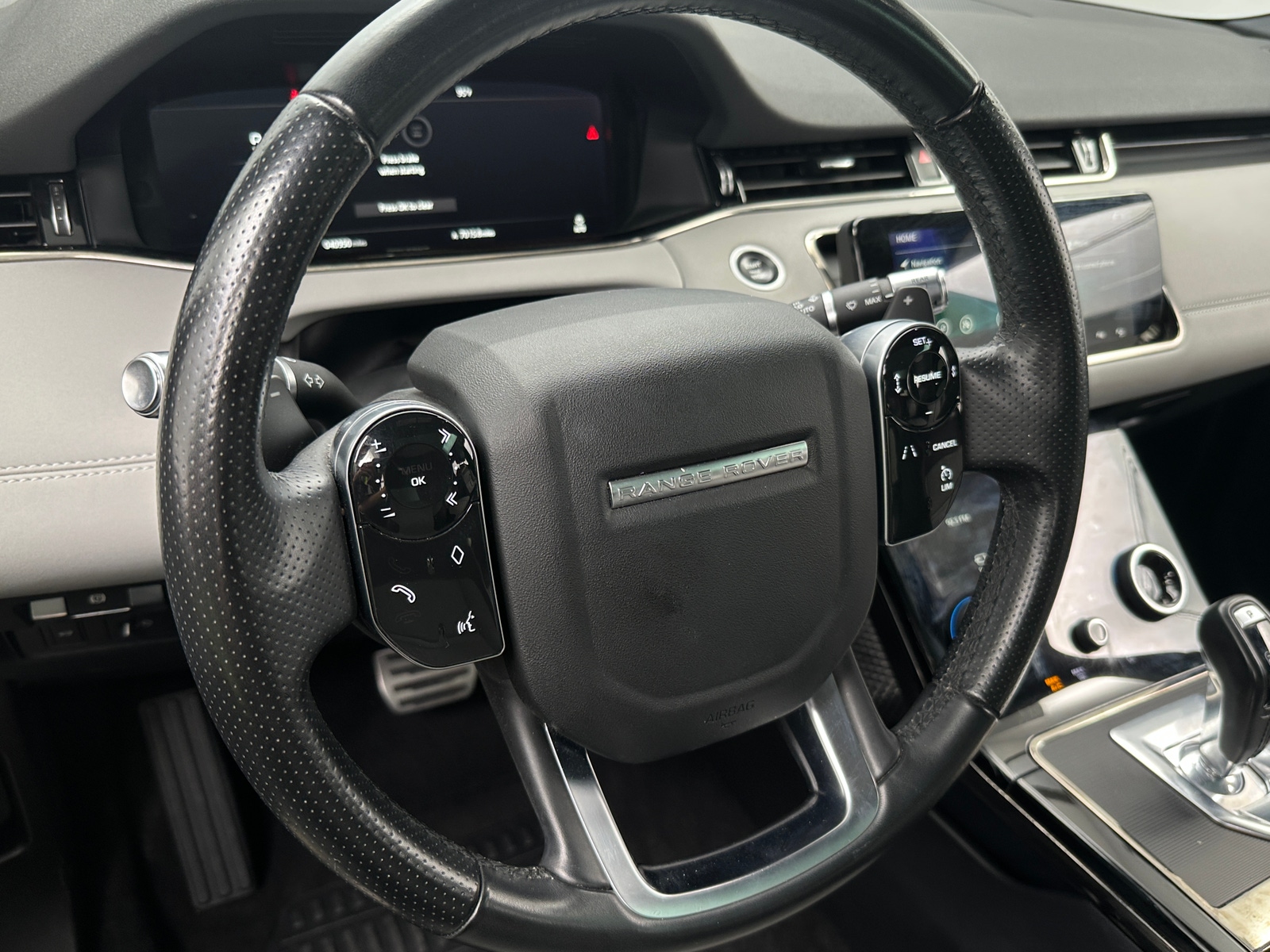 Thumbnail: 2020 Land Rover Range Rover Evoque - 4
