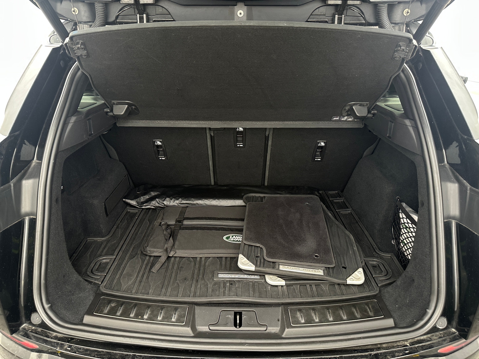 Thumbnail: 2020 Land Rover Range Rover Evoque - 6