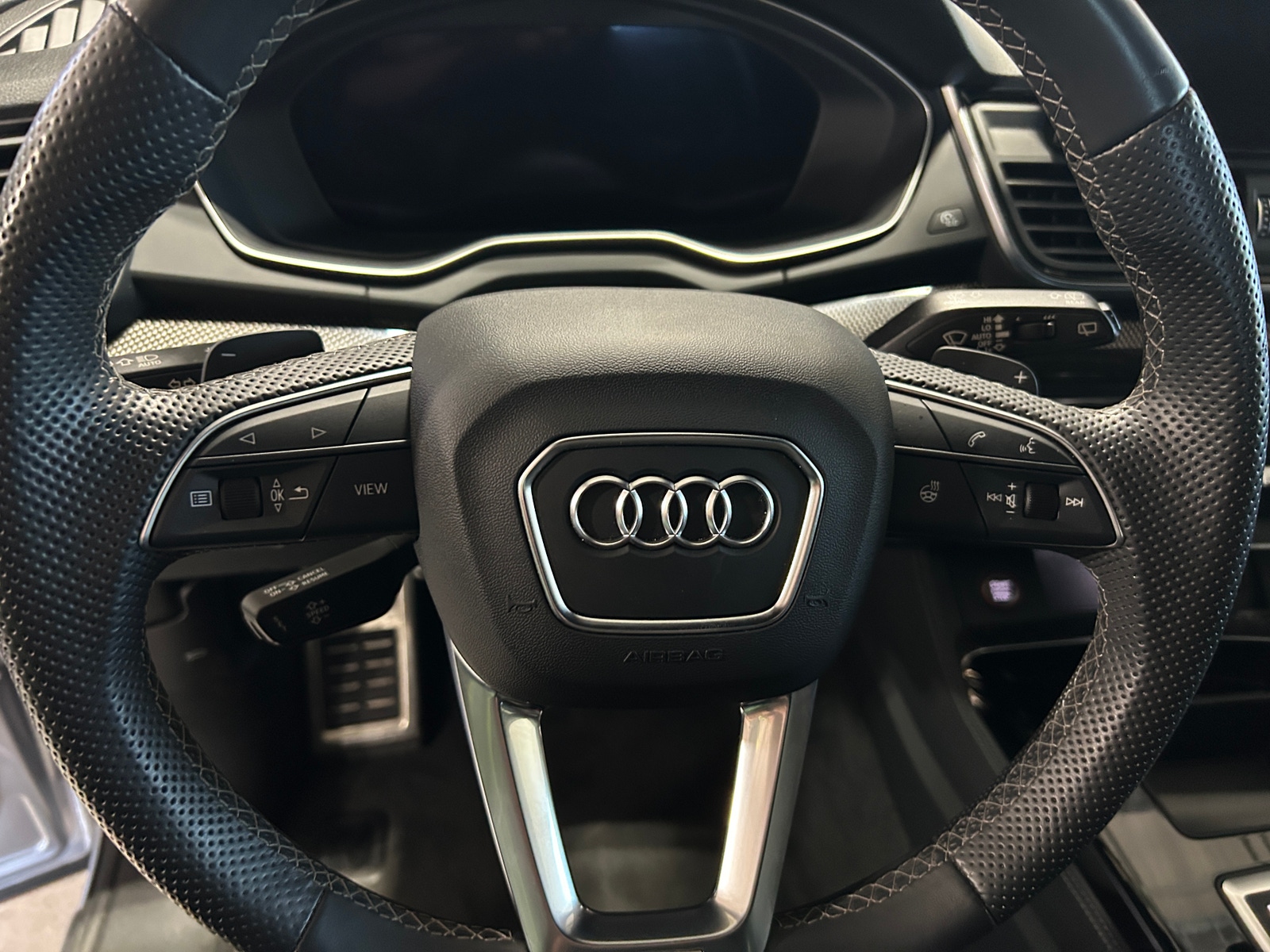 Thumbnail: 2022 Audi SQ5 - 4