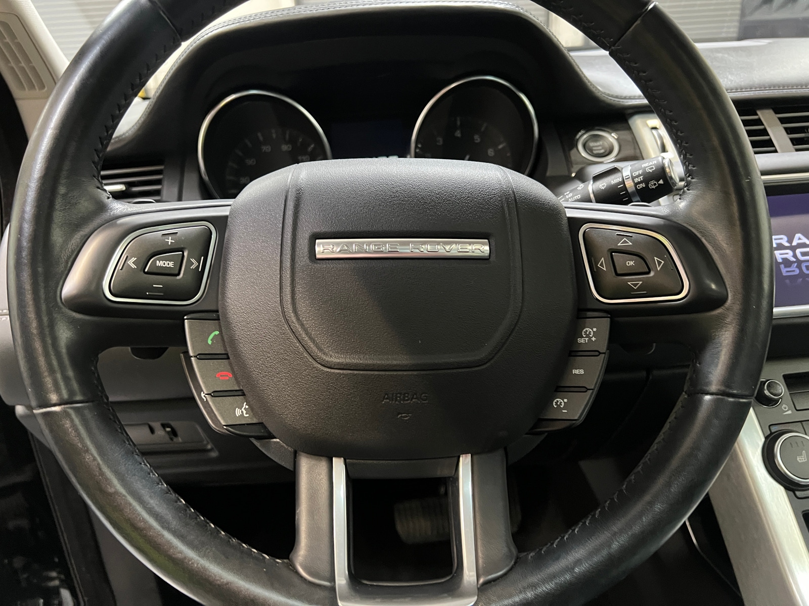 Thumbnail: 2012 Land Rover Range Rover Evoque - 4